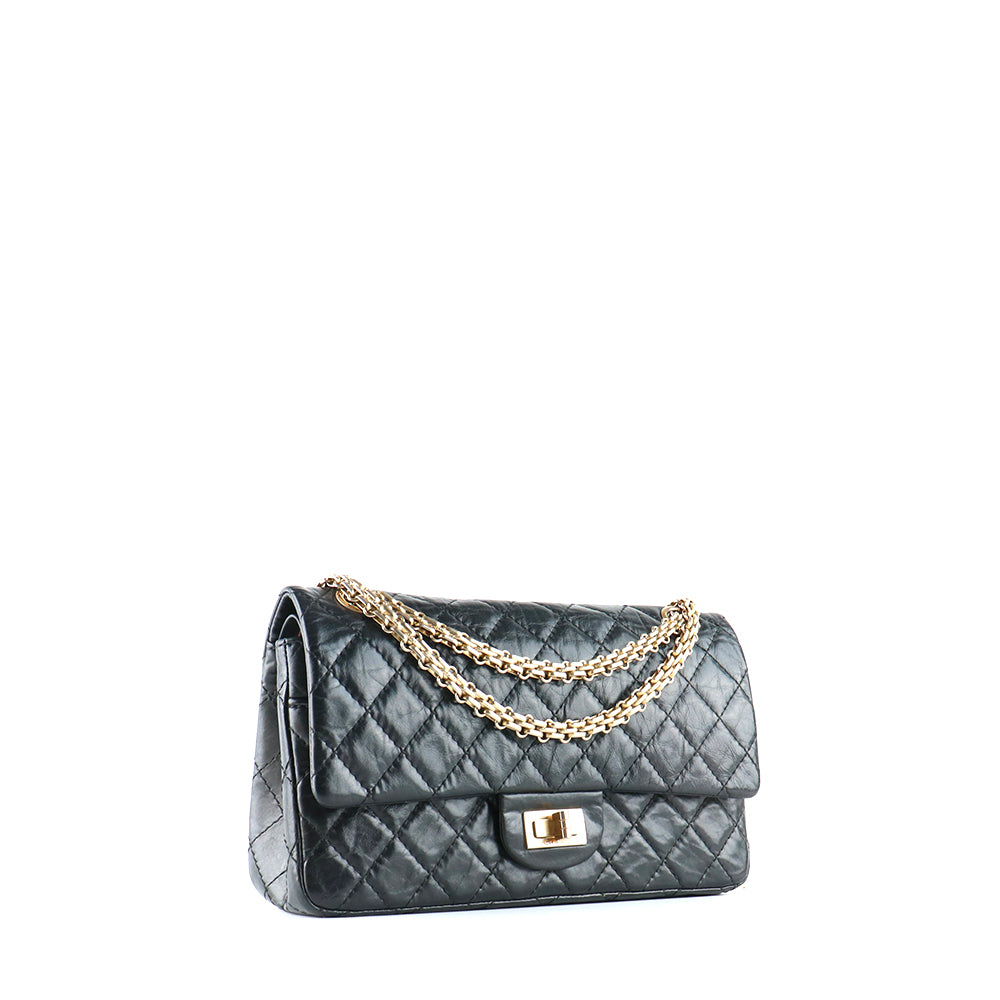 CHANEL - Sac à main 2.55 en cuir matelassé noir