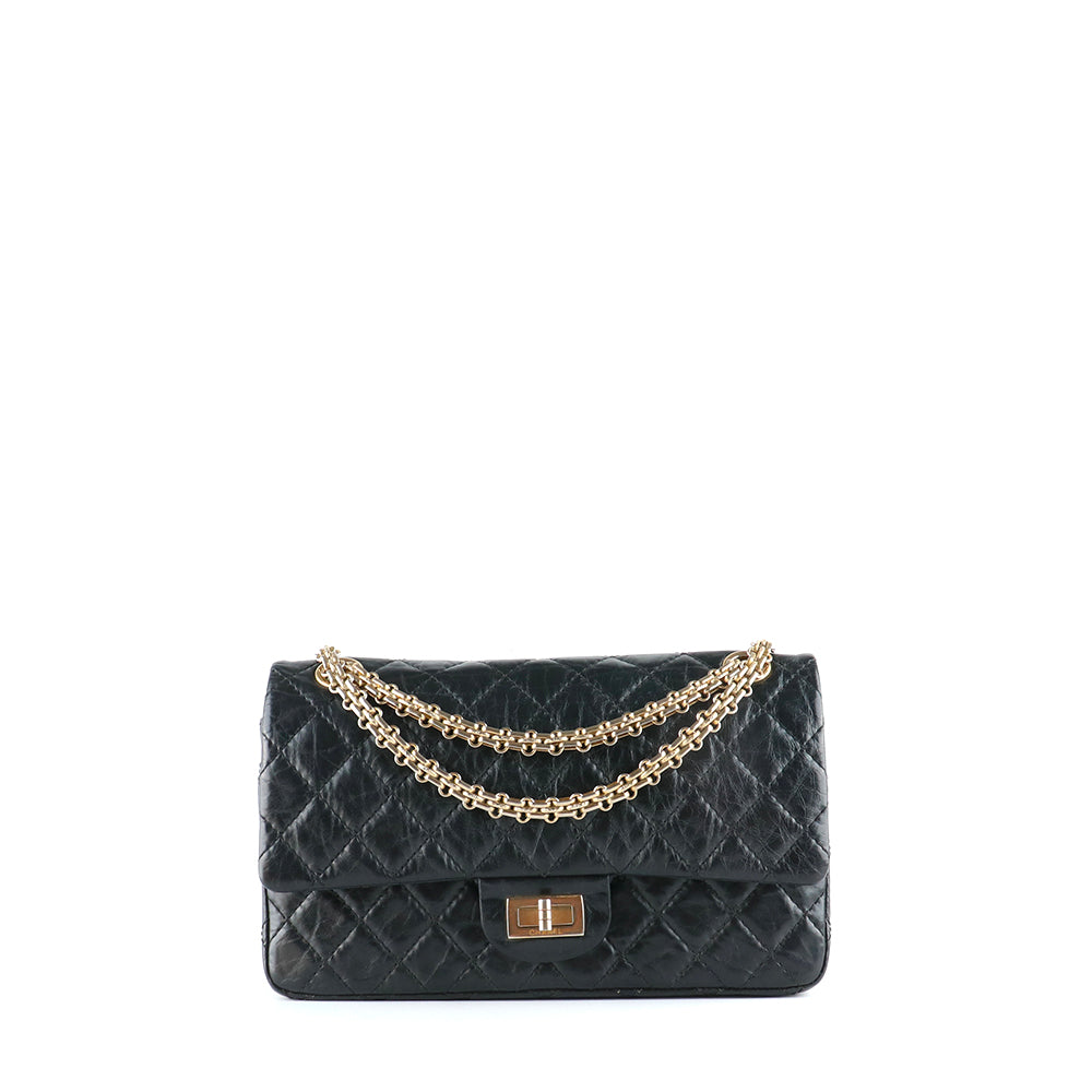 CHANEL - Sac à main 2.55 en cuir matelassé noir