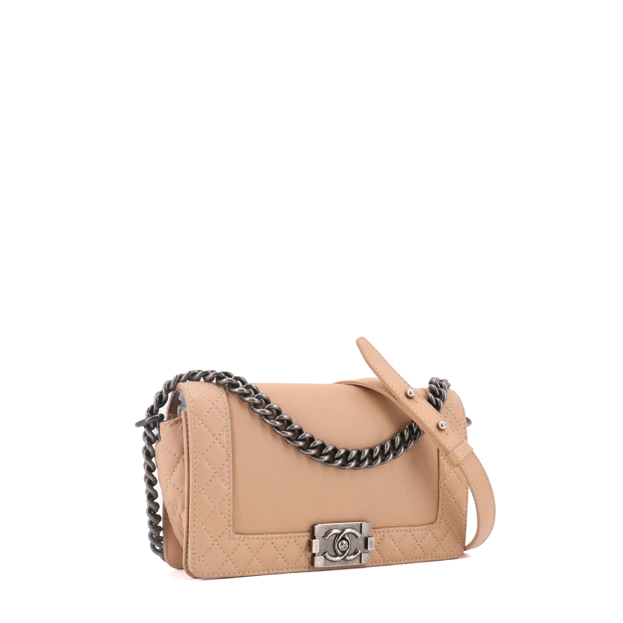 CHANEL - Sac à bandoulière Boy medium Chanel en cuir grainé beige