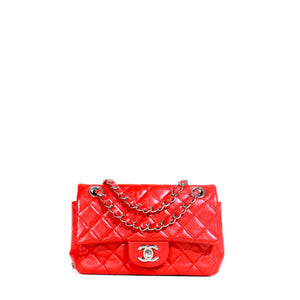 CHANEL - Sac à main Timeless Mini Rectangle en cuir rouge