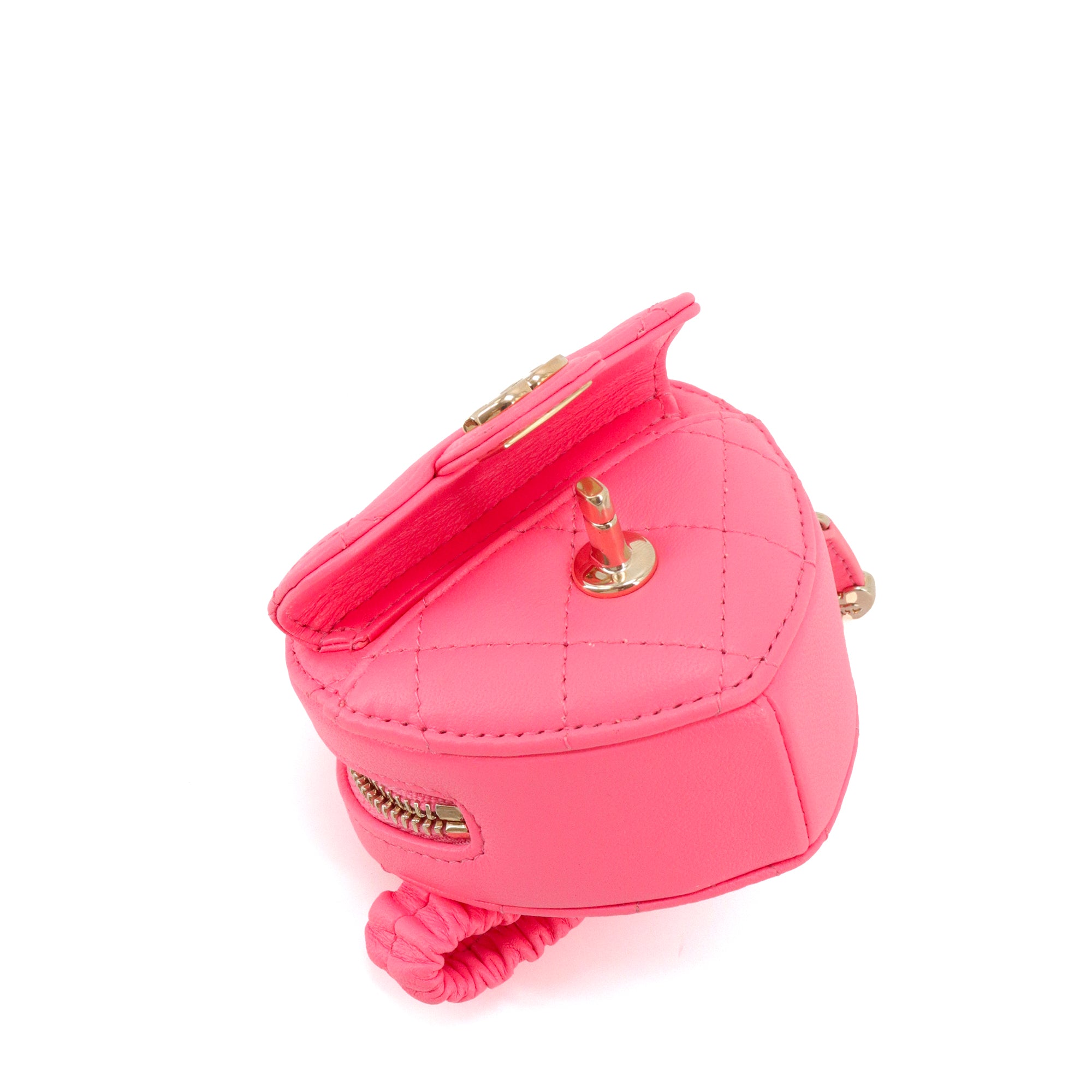 CHANEL - Porte monnaie Cœur In Love Chanel en cuir matelassé rose avec élastique