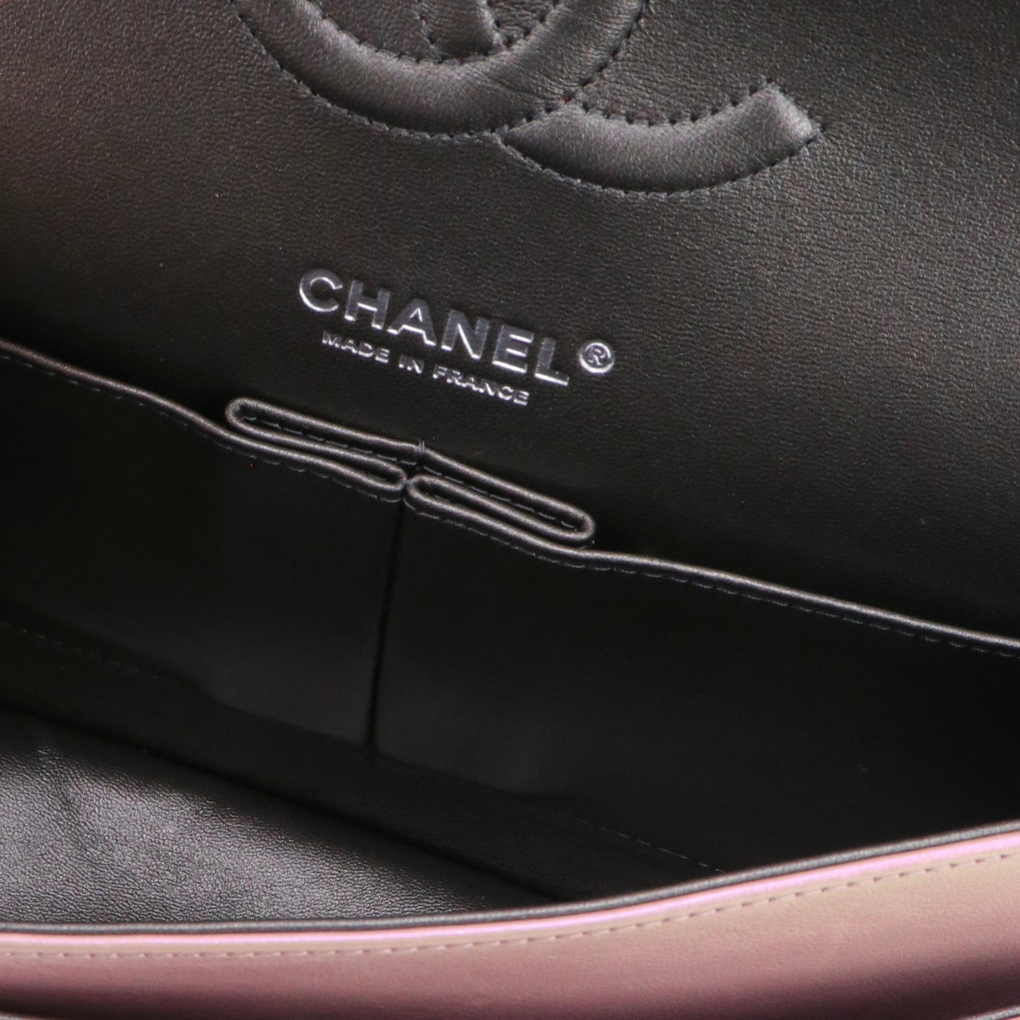 CHANEL - Sac à main Classique/Timeless 11.12 Chanel en cuir irisé rose