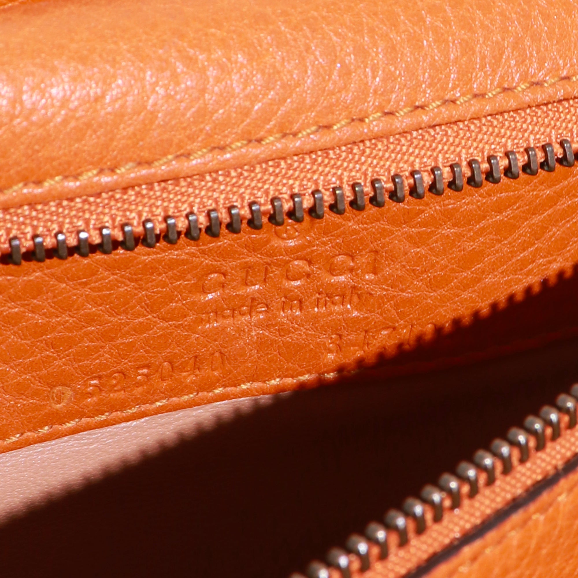 GUCCI - Bamboo shoulder bag in orange grained leather