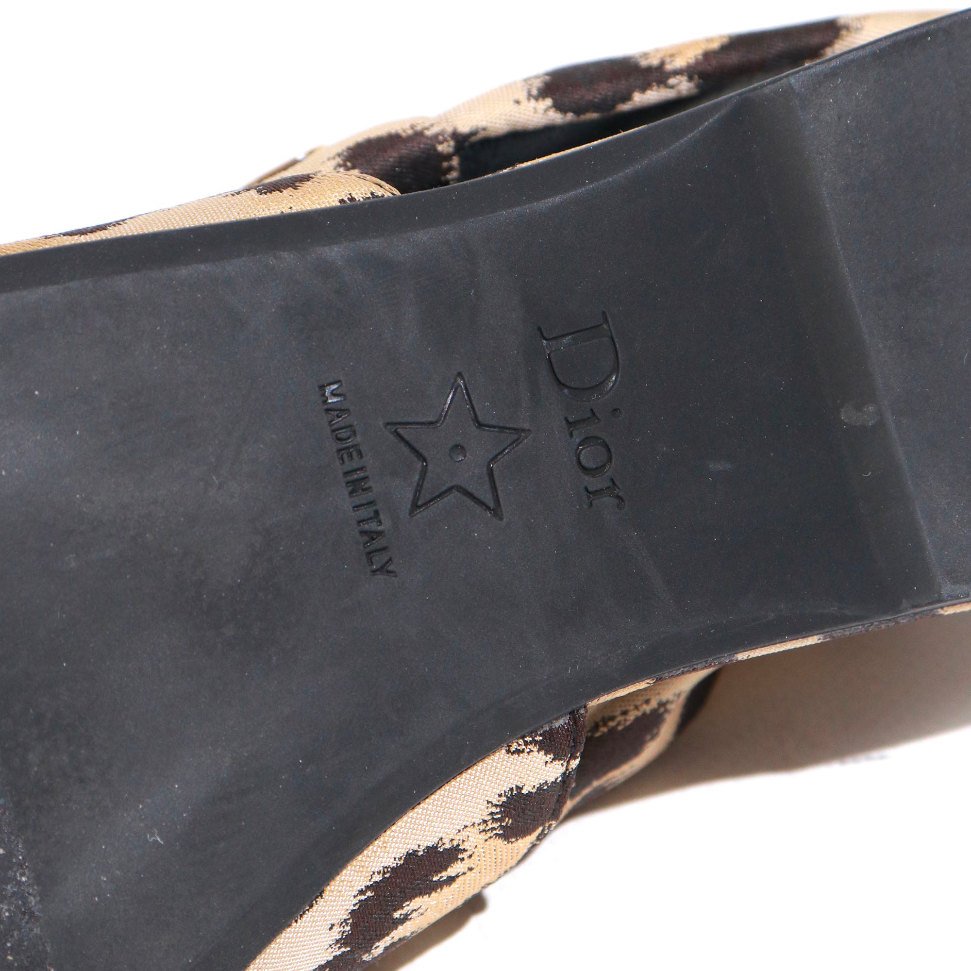 DIOR - Mizza Dior flat sandals in leopard canvas (T36.5)
