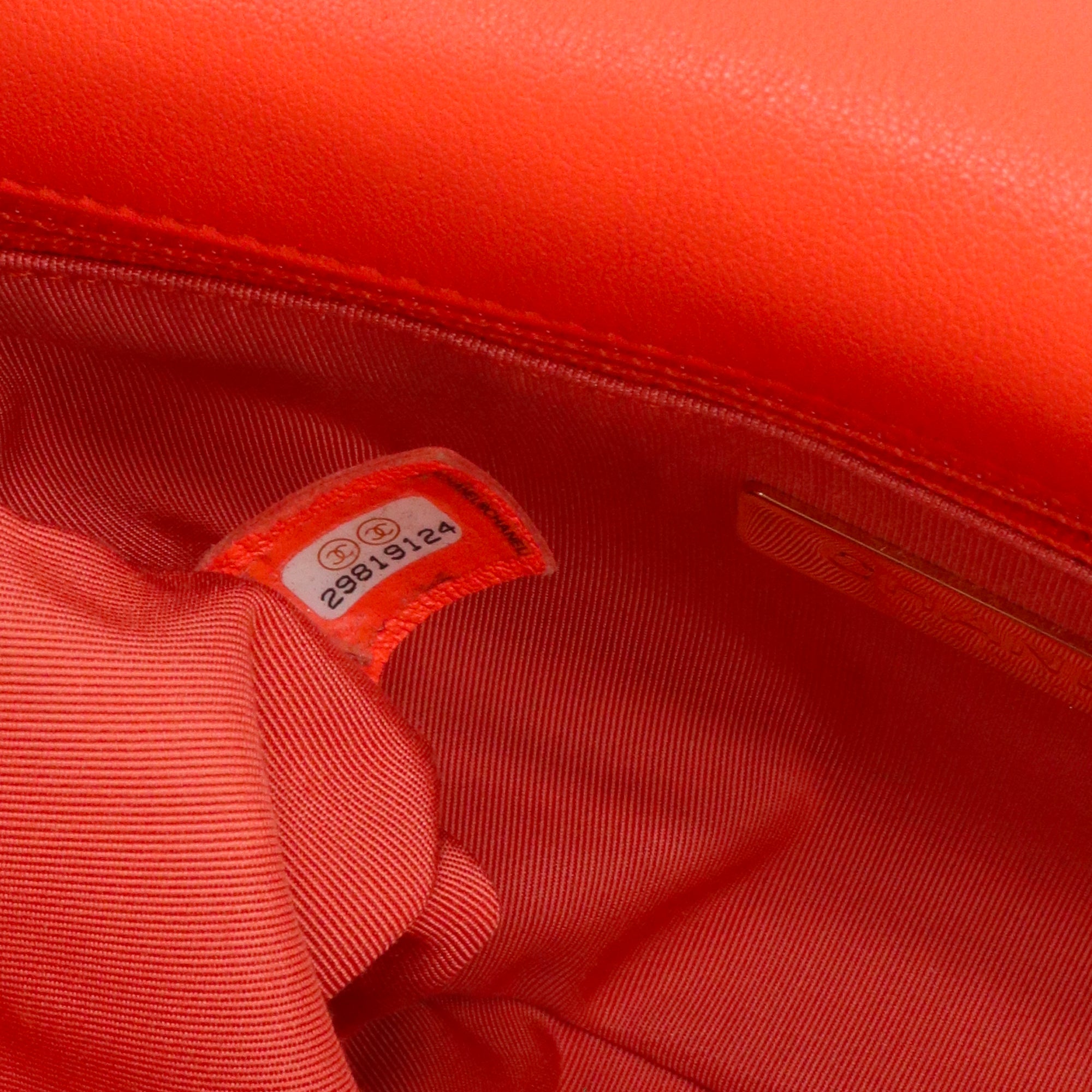 CHANEL - Sac à bandoulière 19 Chanel en cuir orange