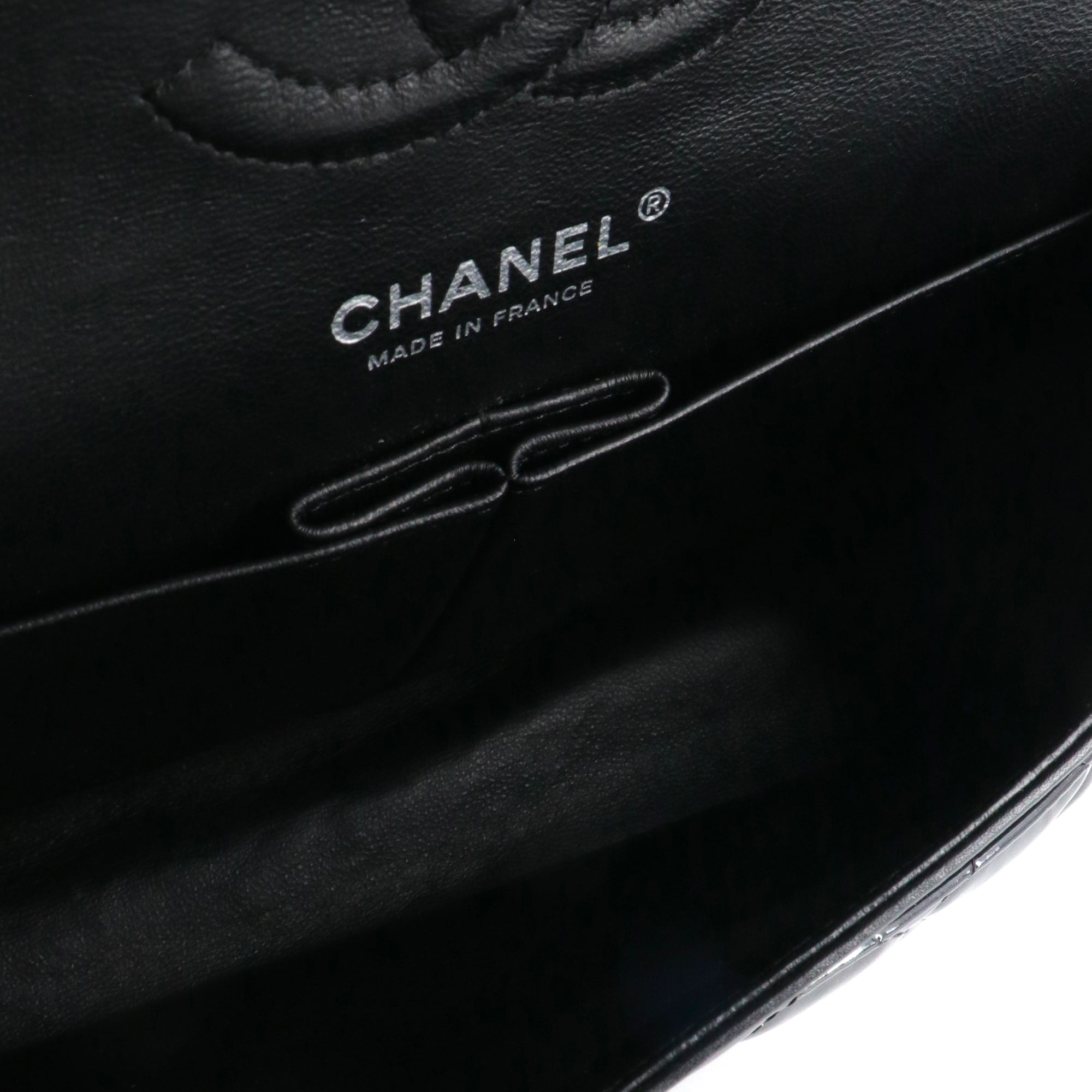 CHANEL - Sac à main Classique/Timeless 11.12 Chanel en cuir verni noir