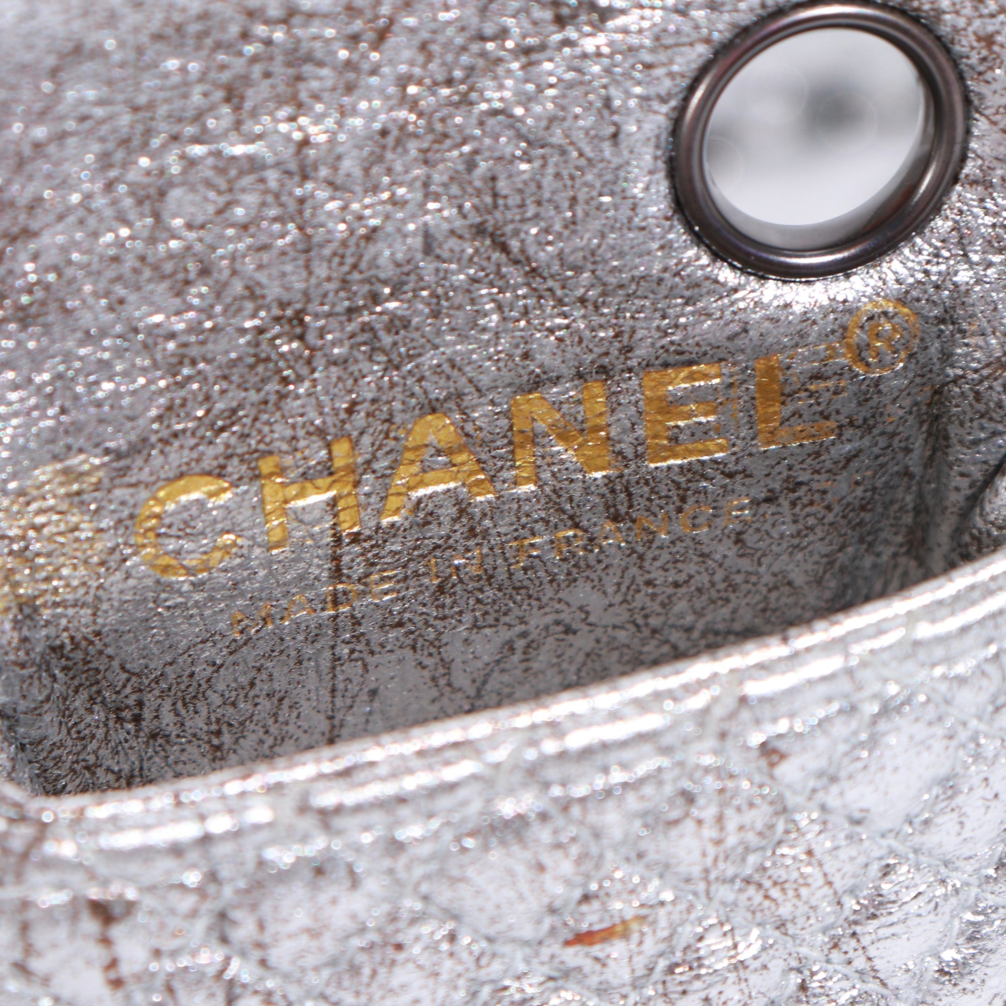 CHANEL - Timeless shoulder card holder in aged-effect silver leather