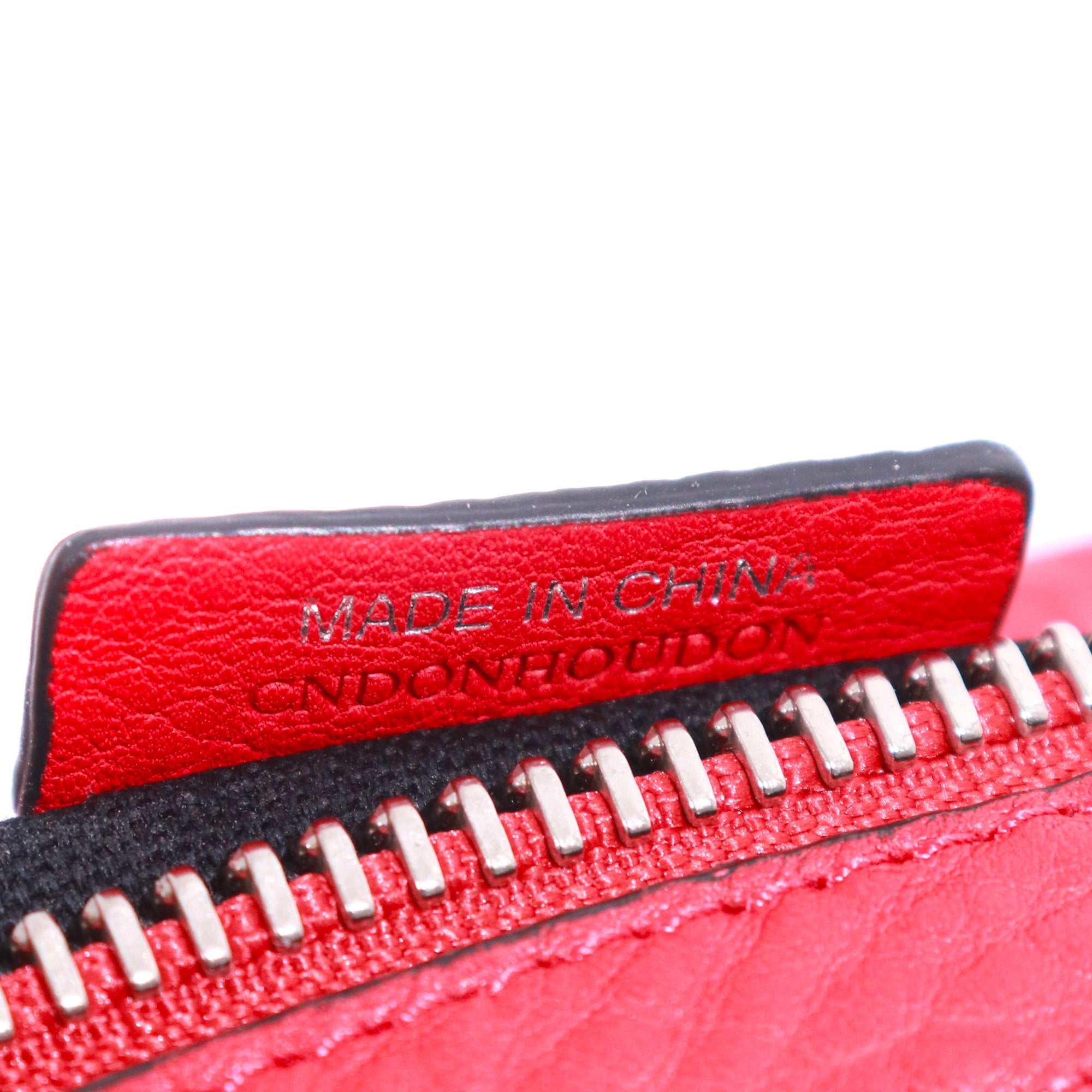 BURBERRY - Farley shoulder bag in red canvas and leather 