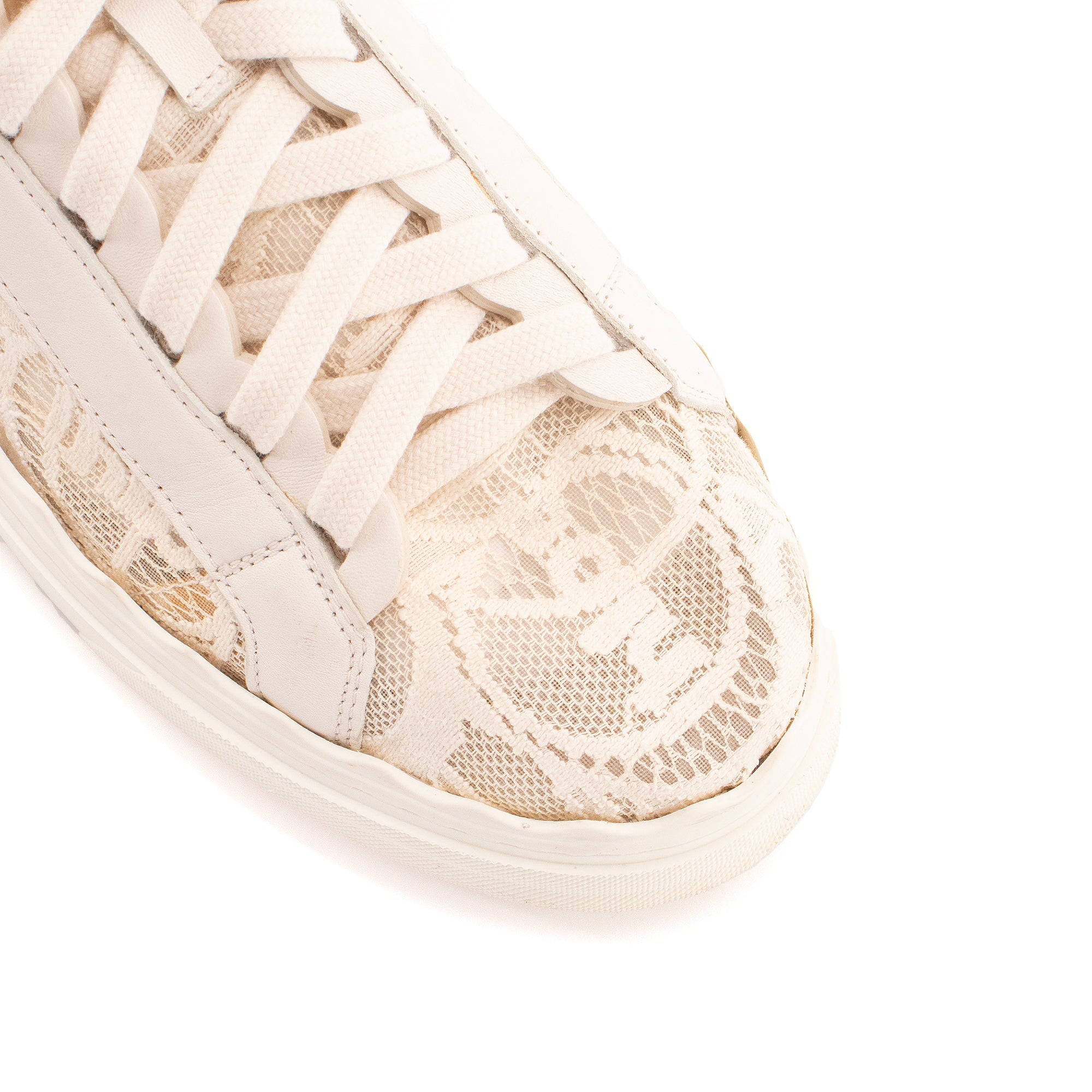 CHLOÉ - Lauren Chloé sneakers in white lace (T40)