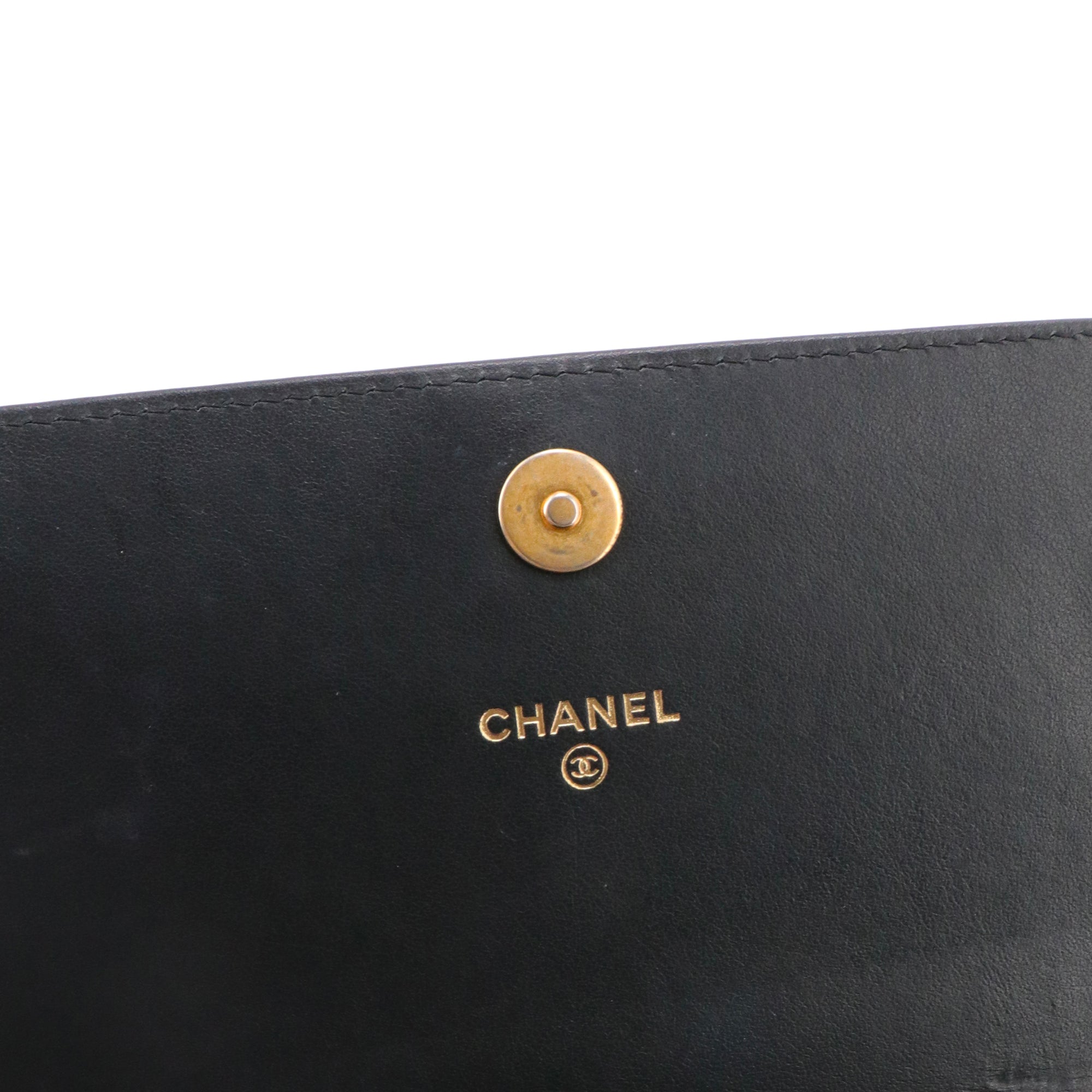 CHANEL - Sac à bandoulière Wallet On Chain Boy Chanel en cuir caviar noir
