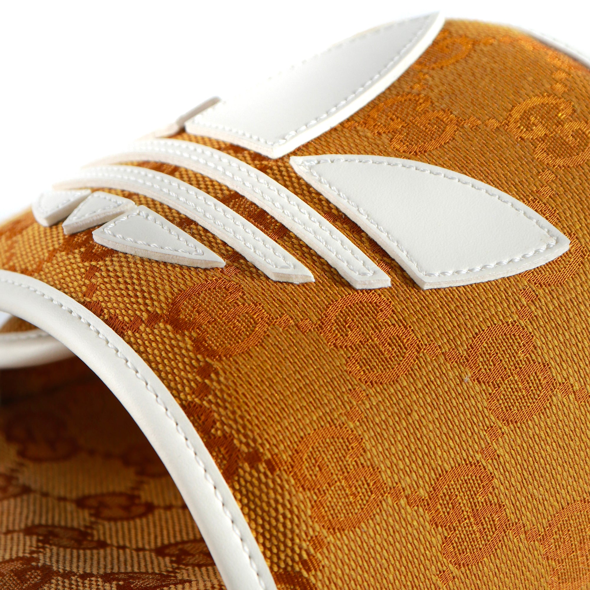 GUCCI - Sandales monogrammées Gucci x Adidas (T45)