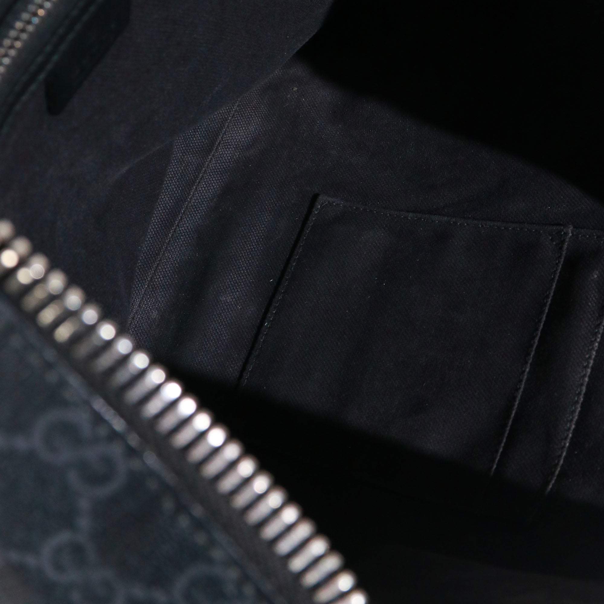 GUCCI - Gucci GG Supreme shoulder bag in coated canvas and black leather