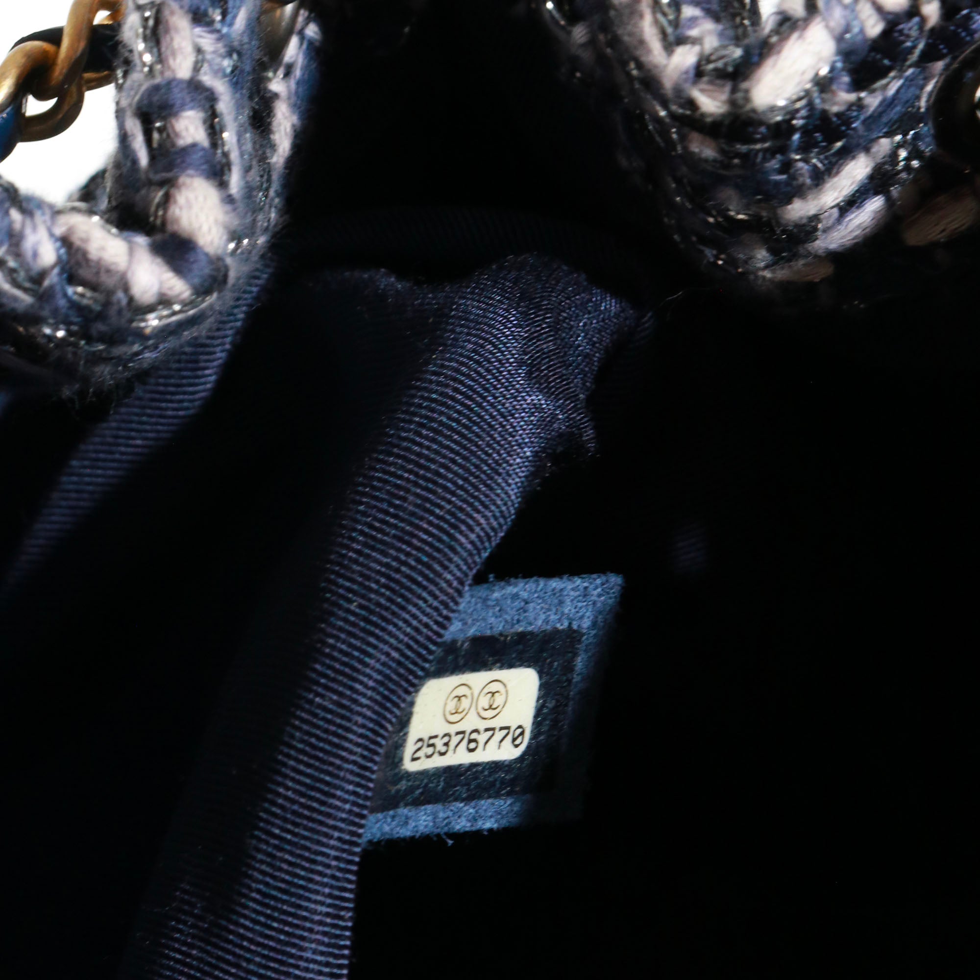 CHANEL - Sac à dos Gabrielle Chanel en tweed bleu marine