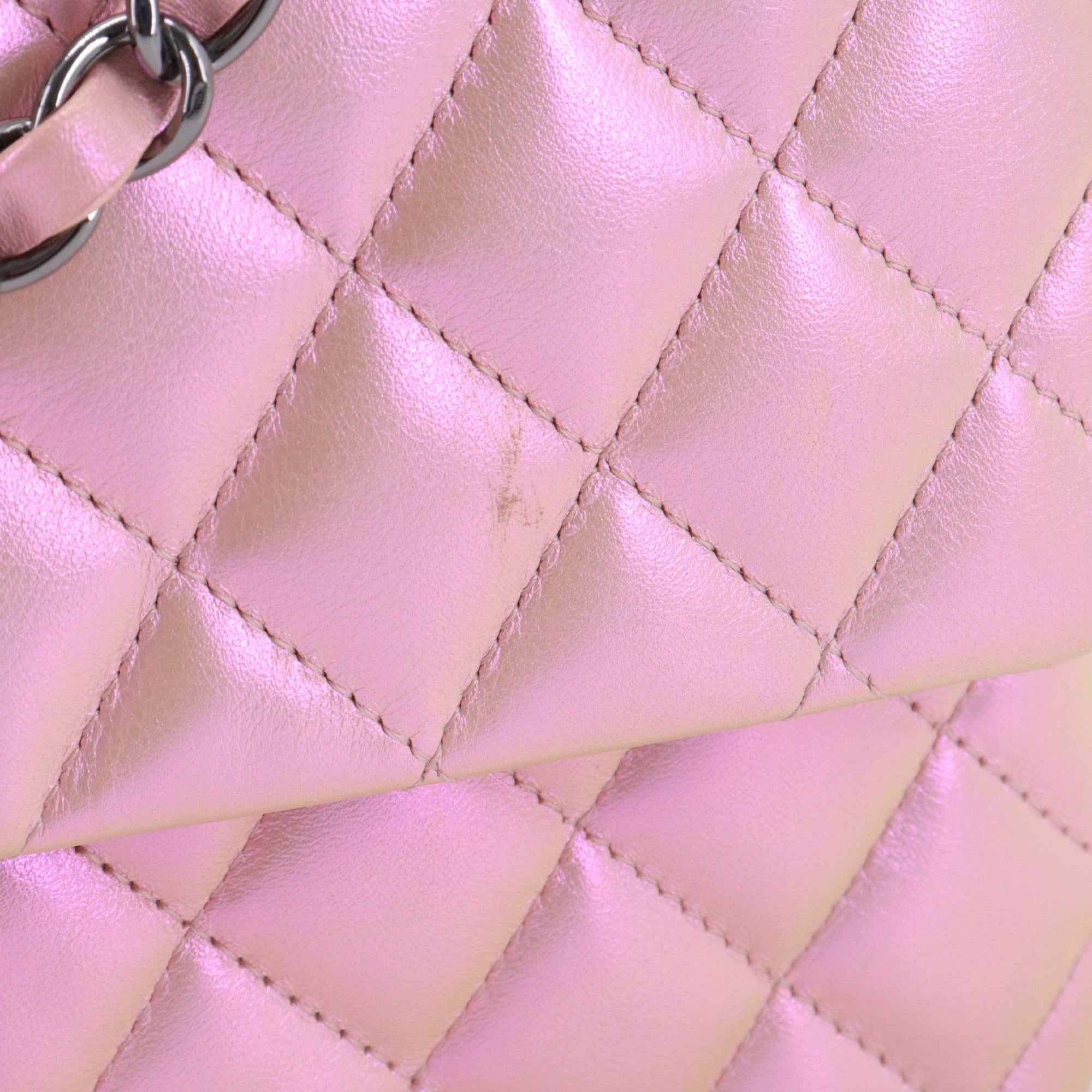 CHANEL - Sac à main Classique/Timeless 11.12 Chanel en cuir irisé rose