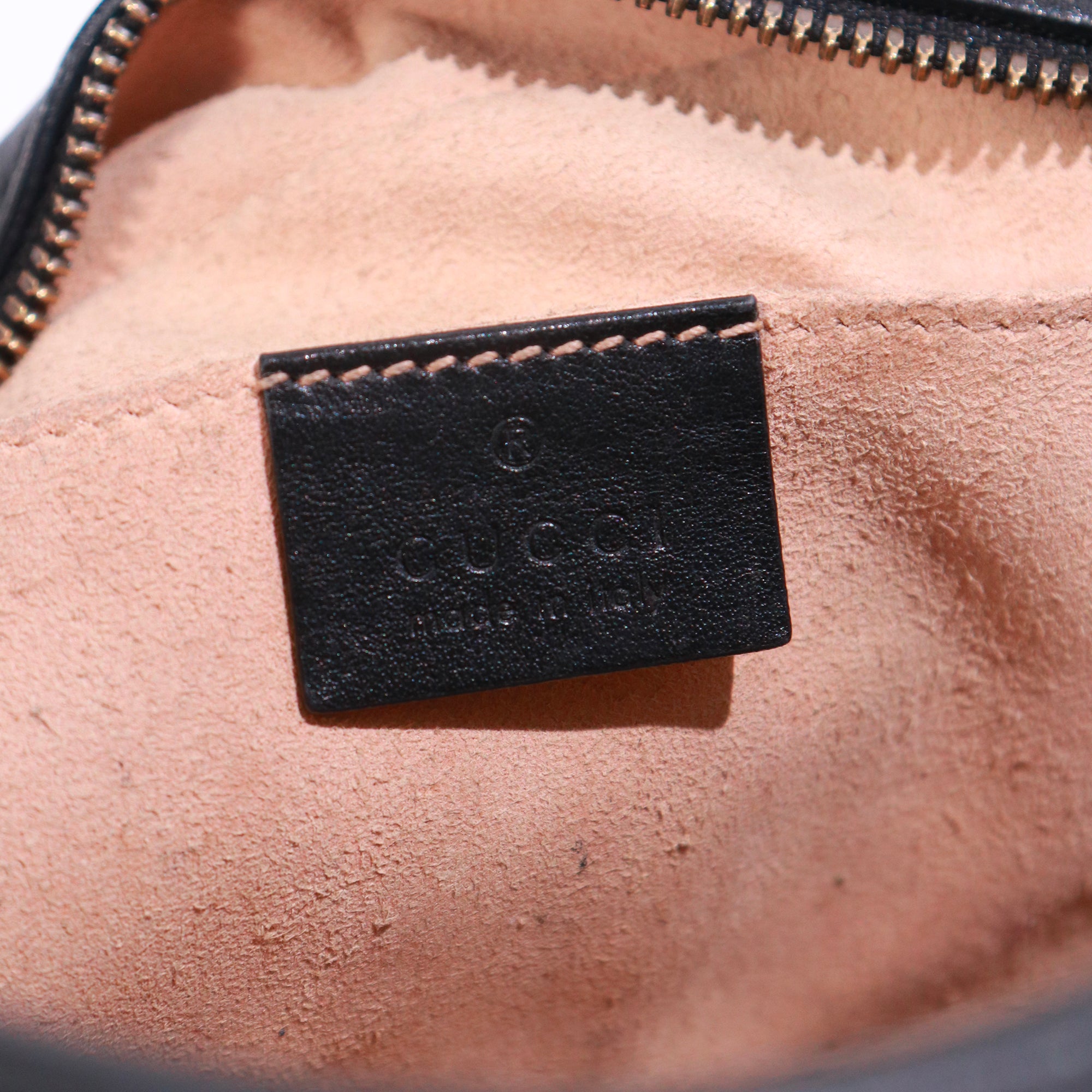 GUCCI - Caméra Marmont Small Size quilted shoulder bag in black leather