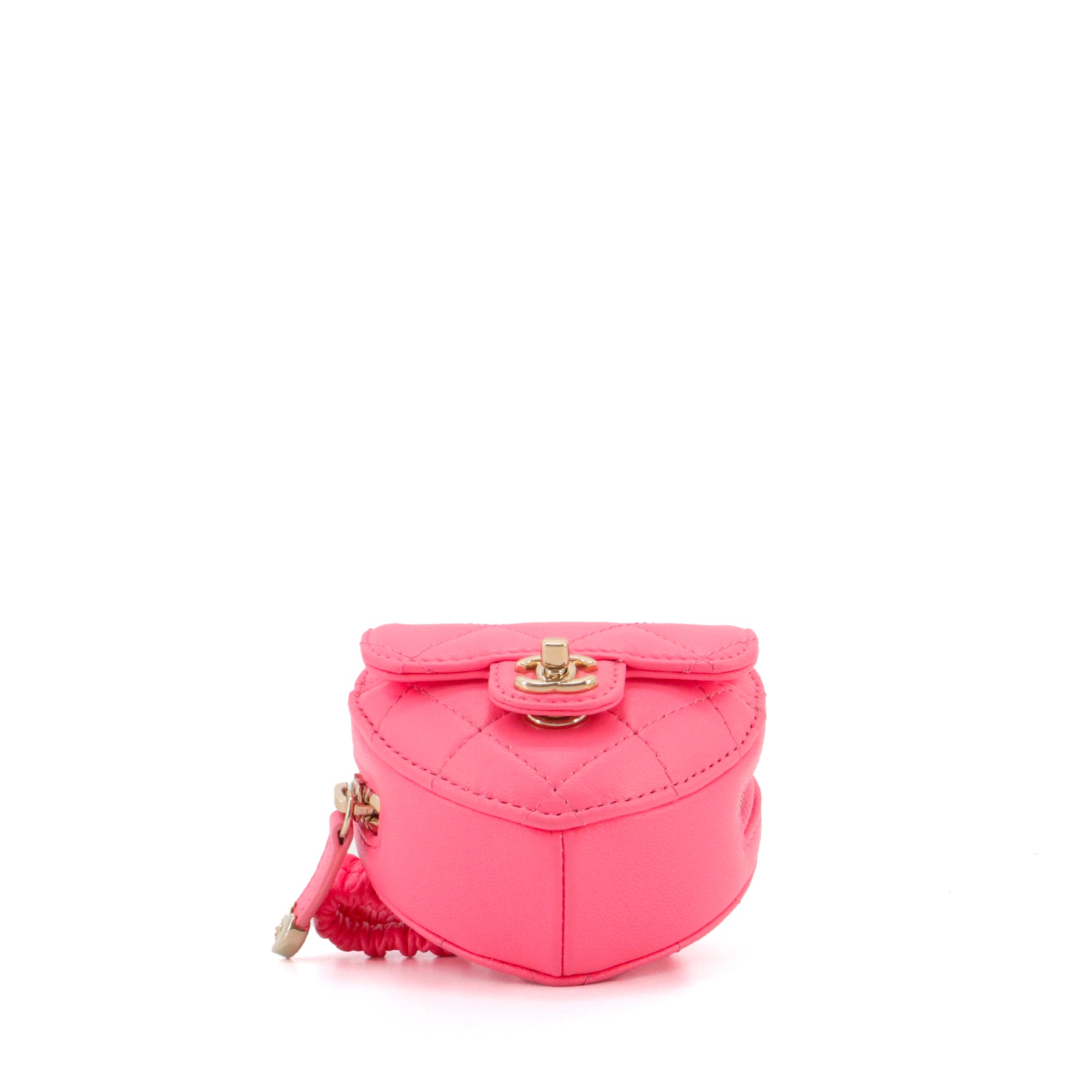 CHANEL - Porte monnaie Cœur In Love Chanel en cuir matelassé rose avec élastique