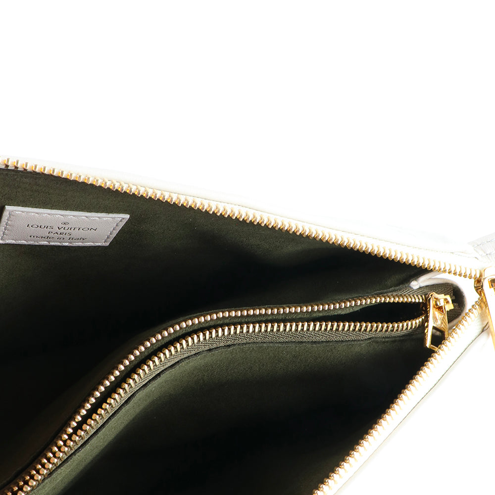 LOUIS VUITTON - Sac à bandoulière Coussin PM en cuir matelassé blanc