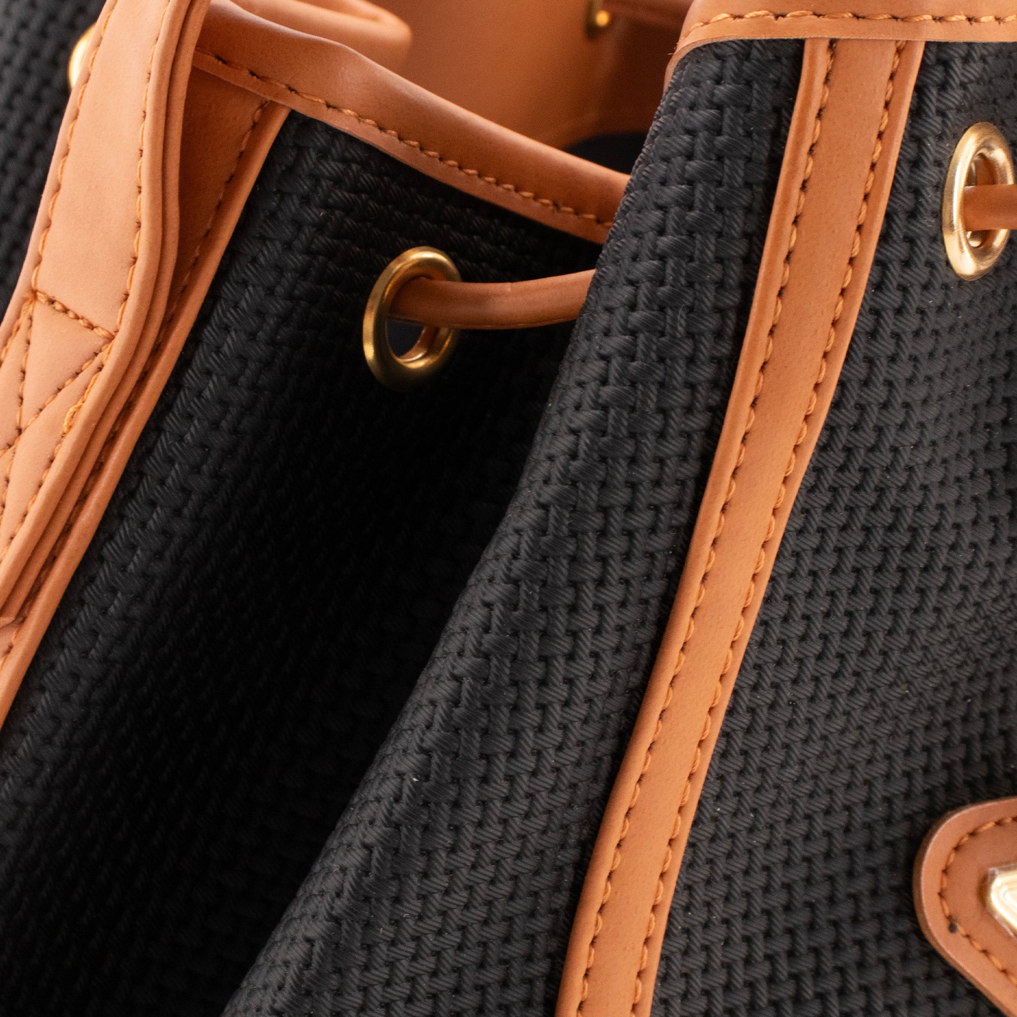 SAINT LAURENT - Sac seau Saint Laurent en toile tressée noire vintage