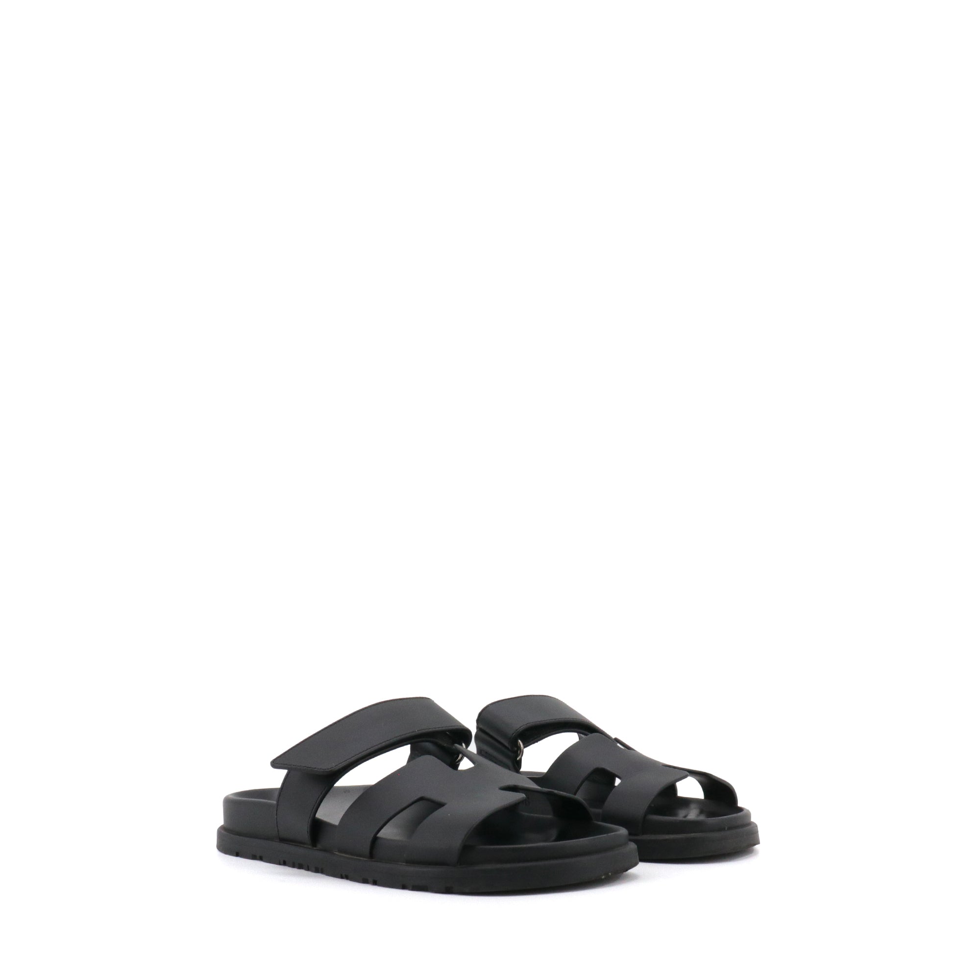 HERMÈS - Sandales Chypre Hermès en cuir noir (T35)