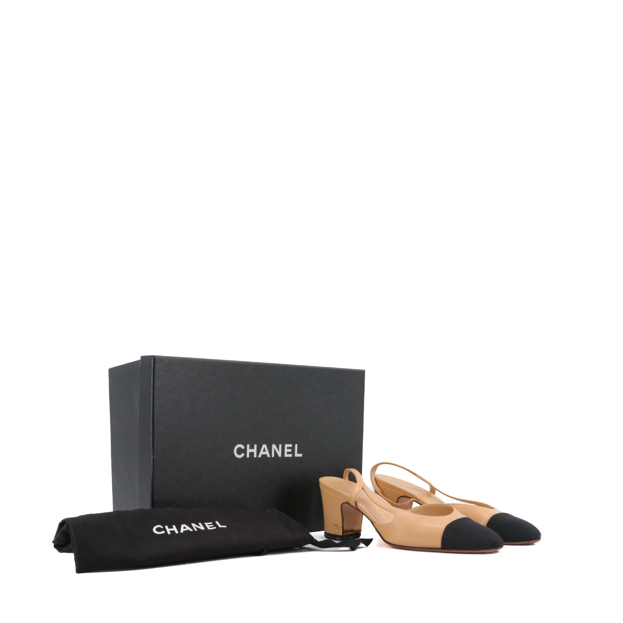 CHANEL - Sandales à talon Slingback Chanel en cuir beige et toile noire (T36)