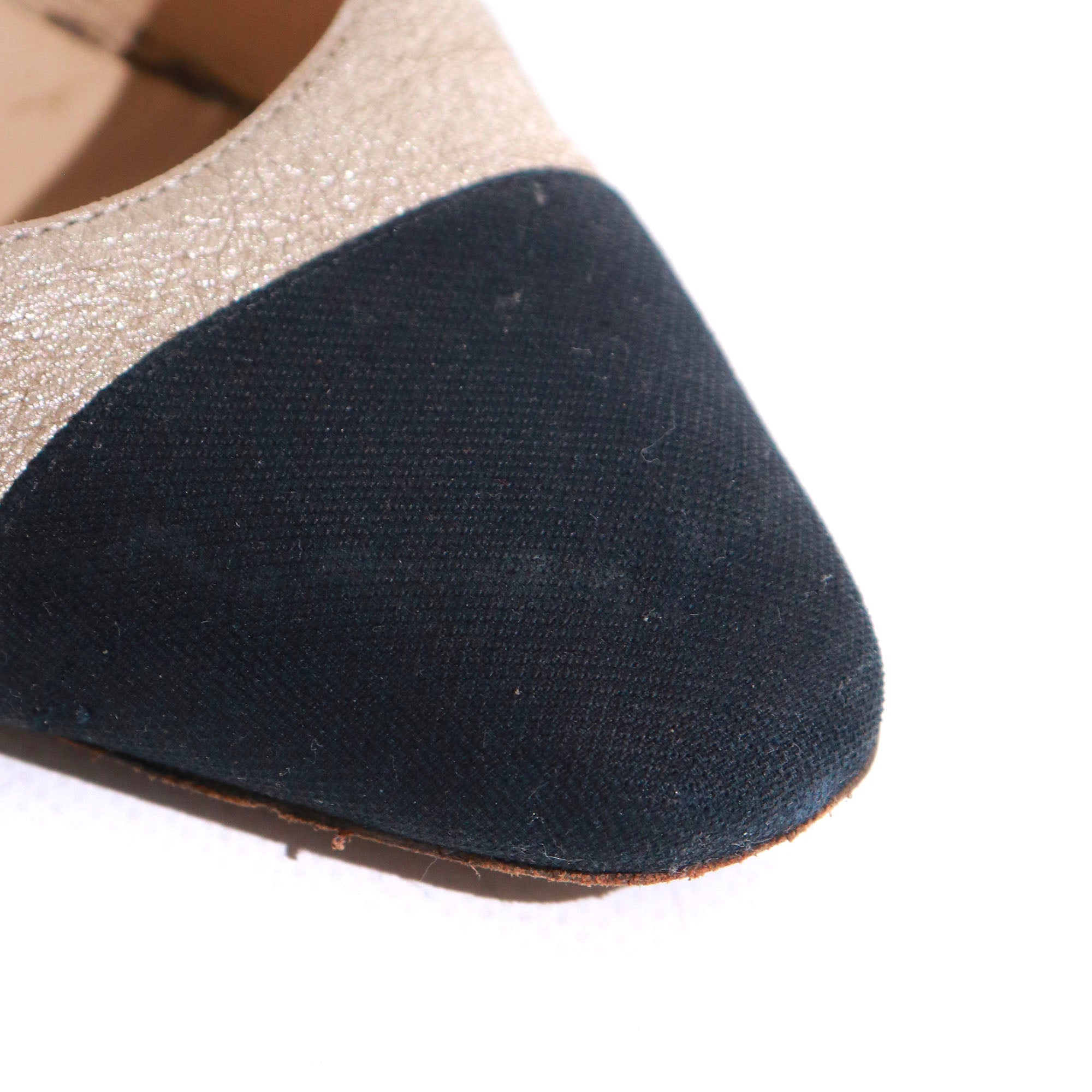 CHANEL - Sandales à talon Slingback Chanel en cuir doré (T37)