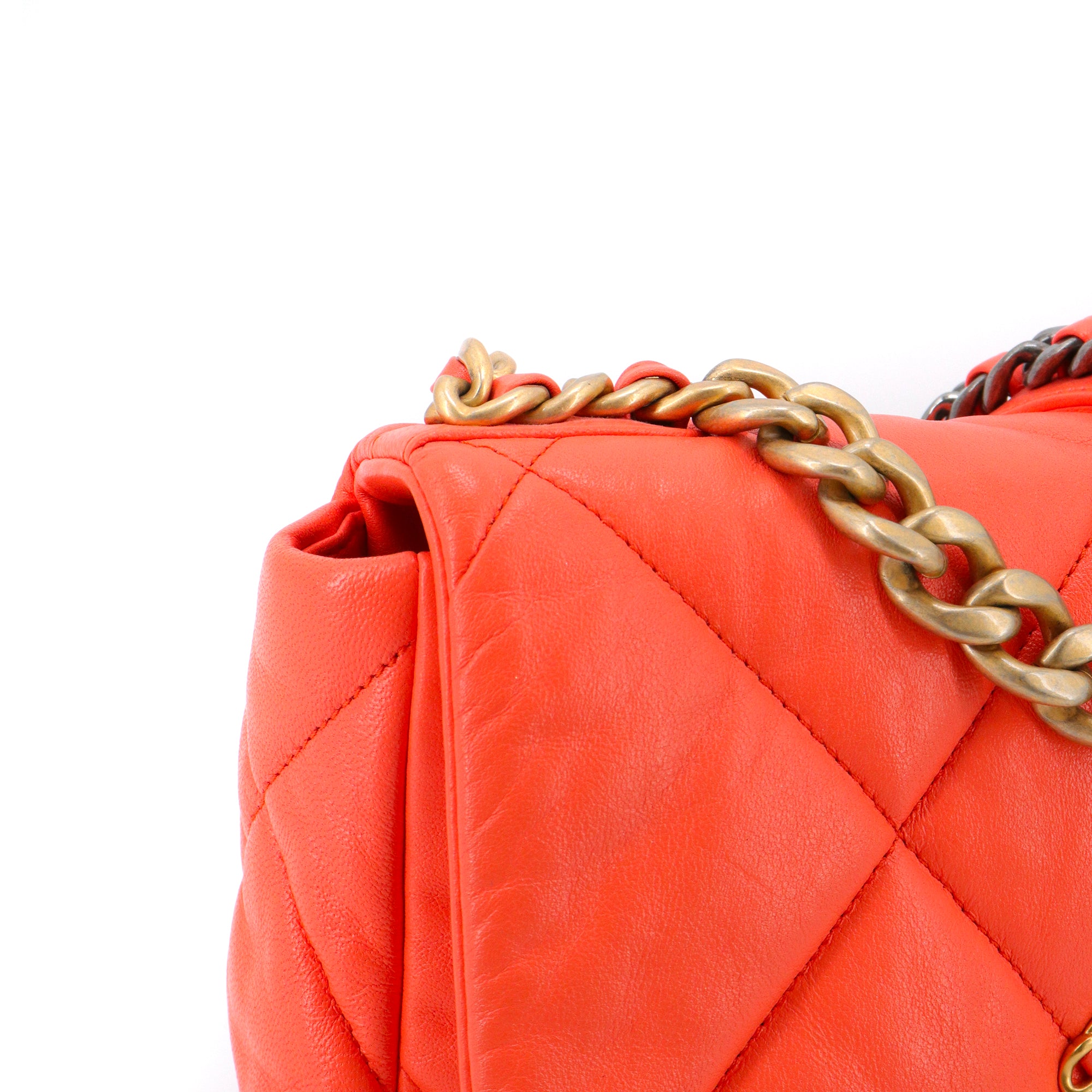 CHANEL - Sac à bandoulière 19 Chanel en cuir orange
