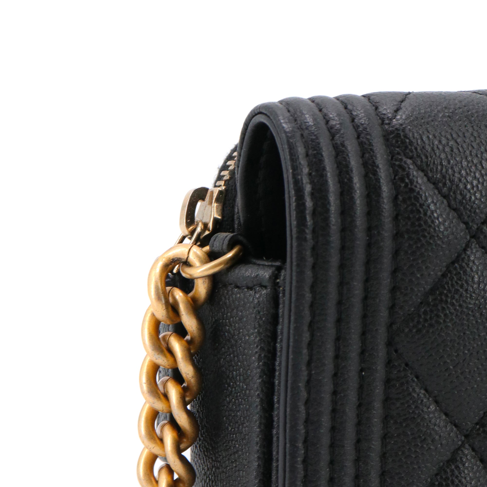 CHANEL - Sac à bandoulière Wallet On Chain Boy Chanel en cuir caviar noir