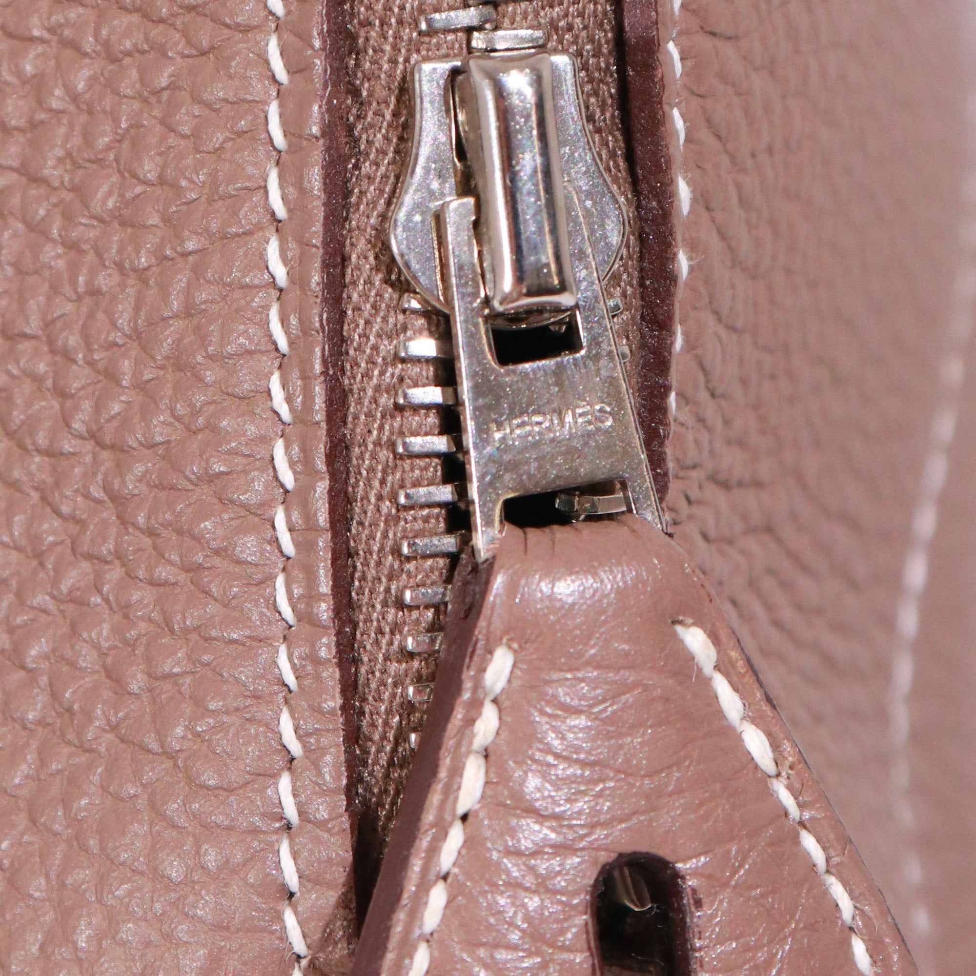 HERMÈS - Bolide Hermès handbag / travel bag in etoupe togo leather