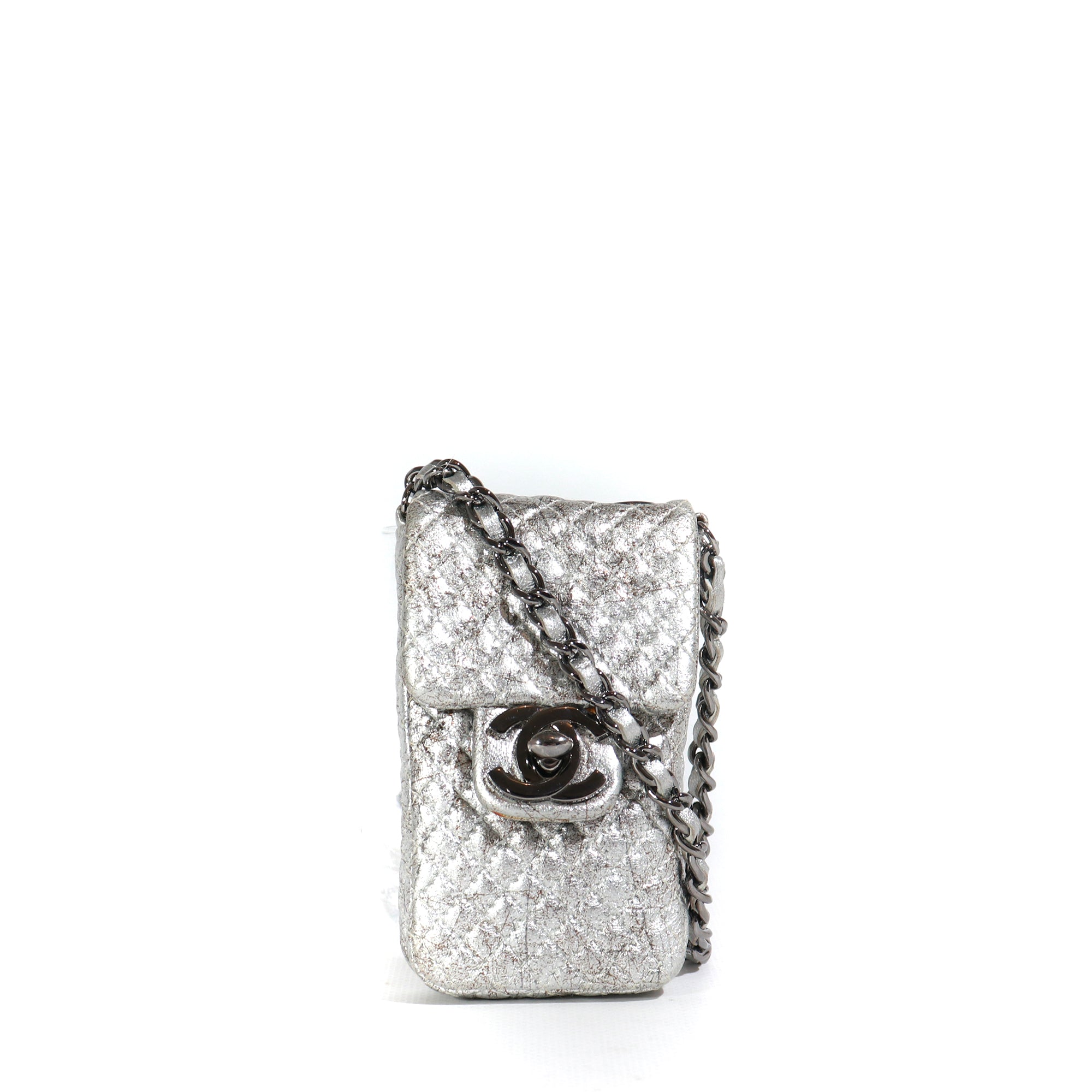 CHANEL - Timeless shoulder card holder in aged-effect silver leather