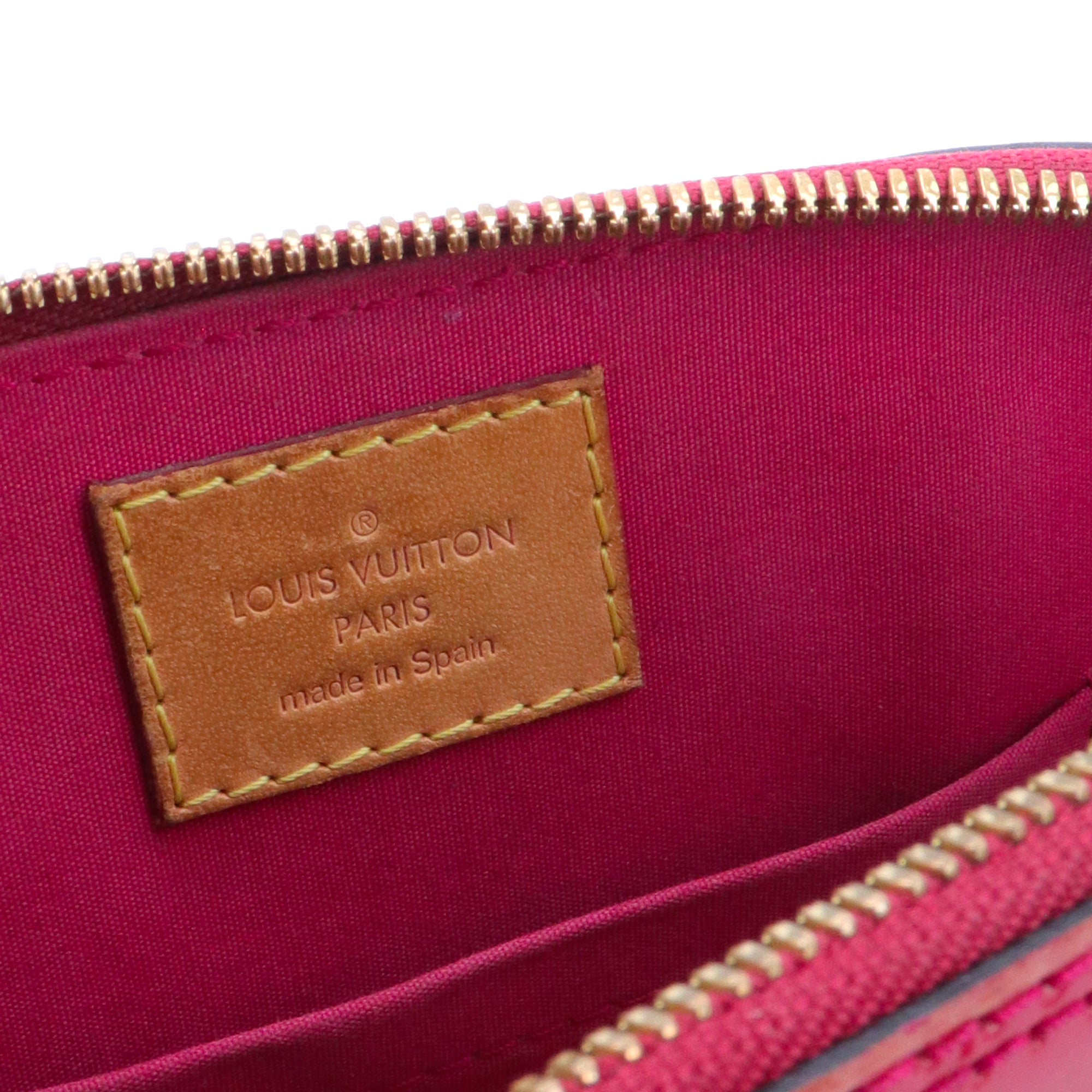 LOUIS VUITTON - Sac à bandoulière Alma BB Louis Vuitton en cuir verni rouge framboise