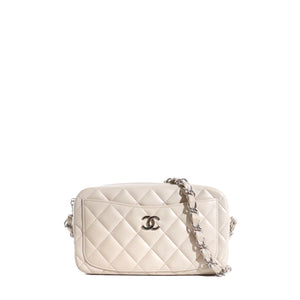 CHANEL - Sac à épaule Caméra Chanel vintage en cuir blanc crème