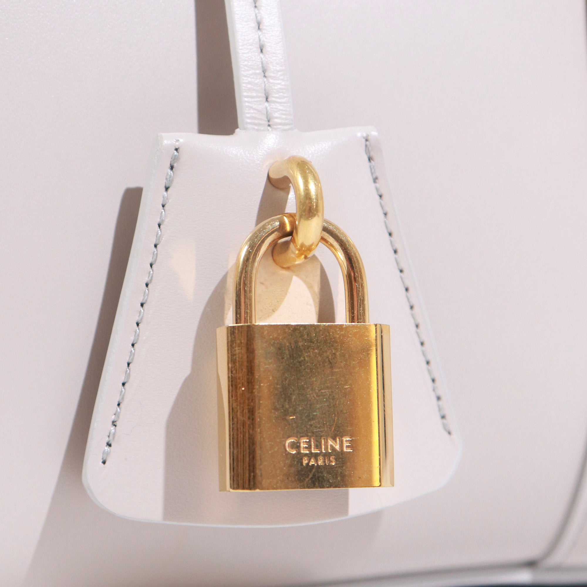 CELINE - Sac à main 16 petite taille en cuir lisse gris