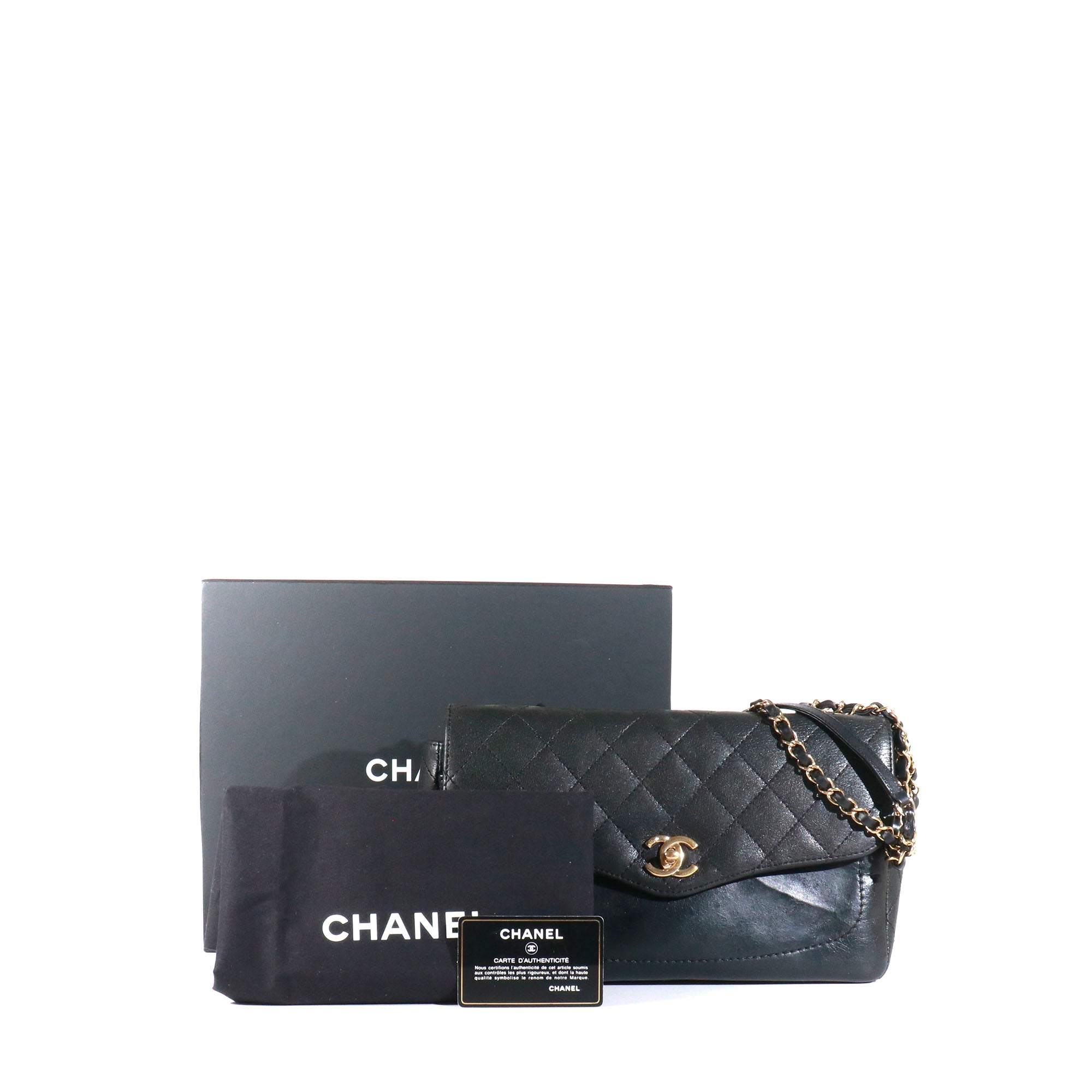CHANEL - Coco Curve Flap Messenger shoulder bag in black quilted leather