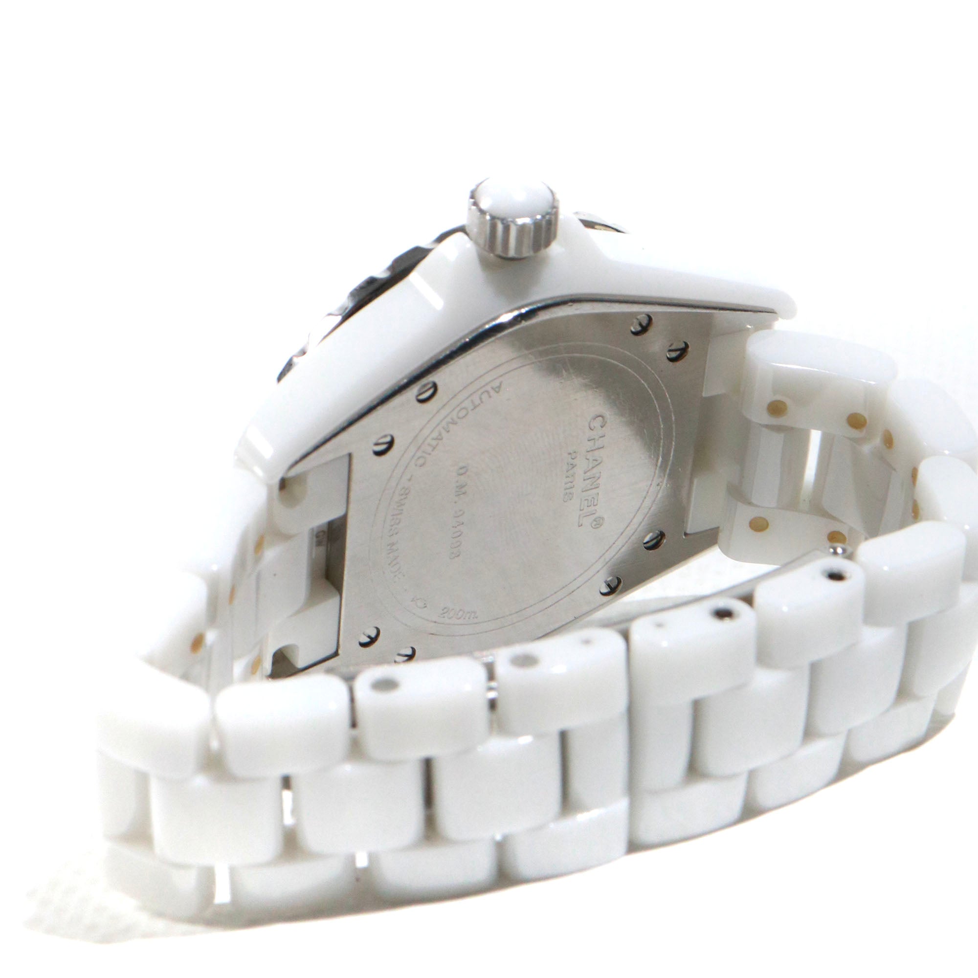 CHANEL - Montre J12 Chanel en céramique blanche et diamants