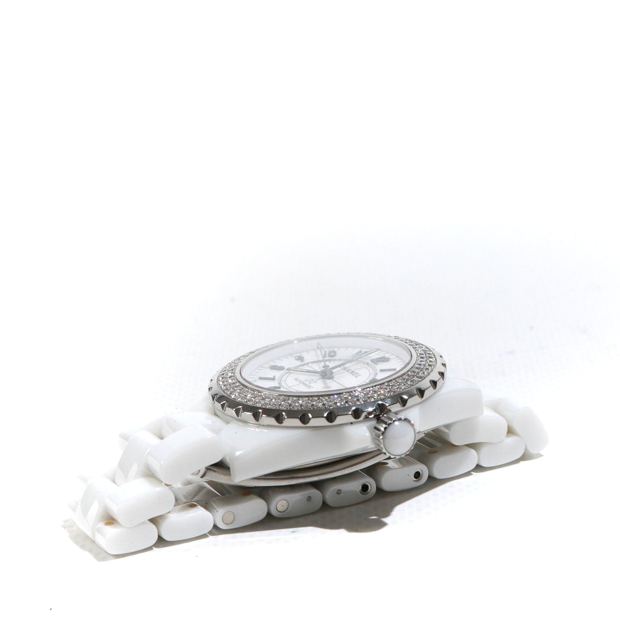 CHANEL - Montre J12 Chanel en céramique blanche et diamants