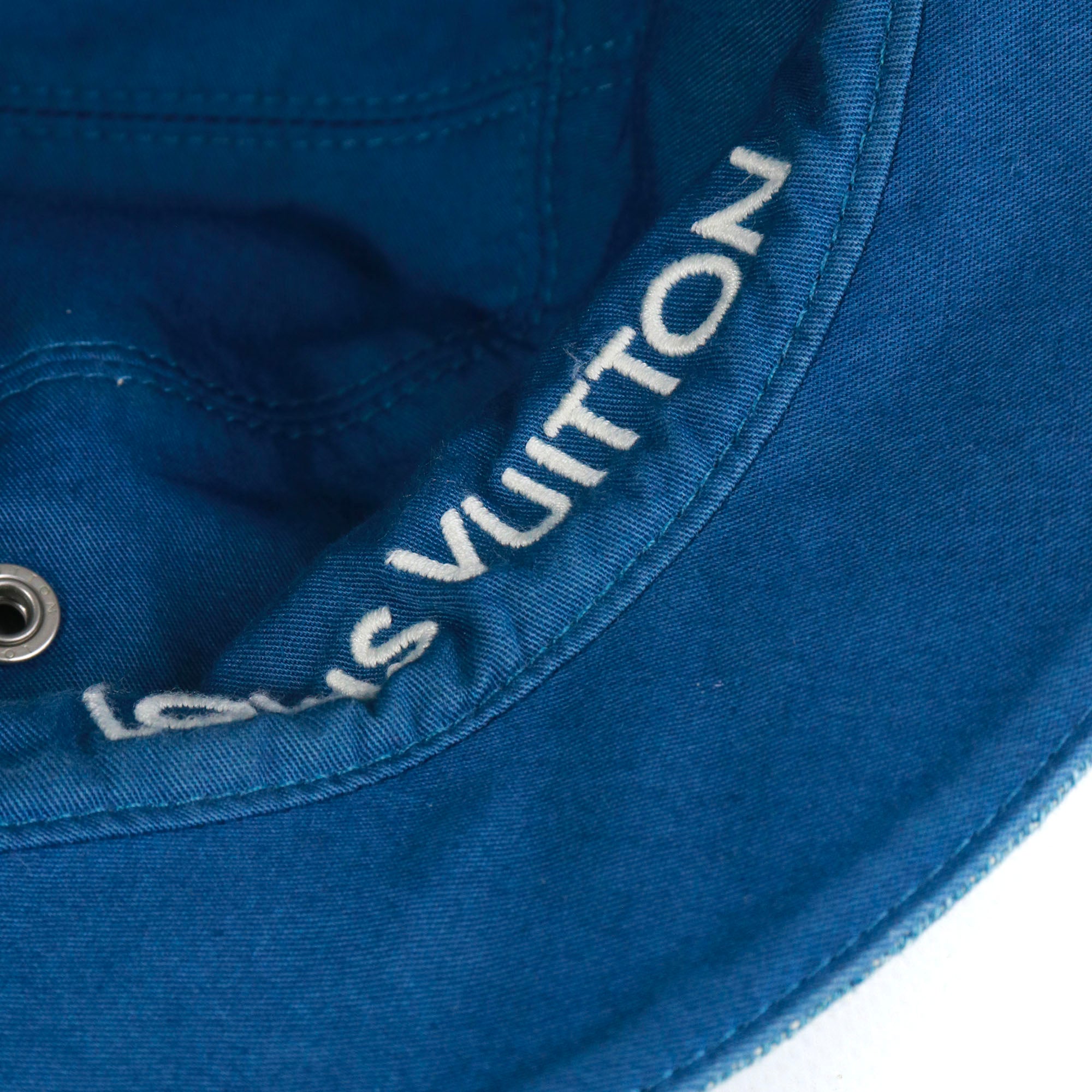 LOUIS VUITTON - Louis Vuitton Essential Monogram Bucket Hat in denim (T60)