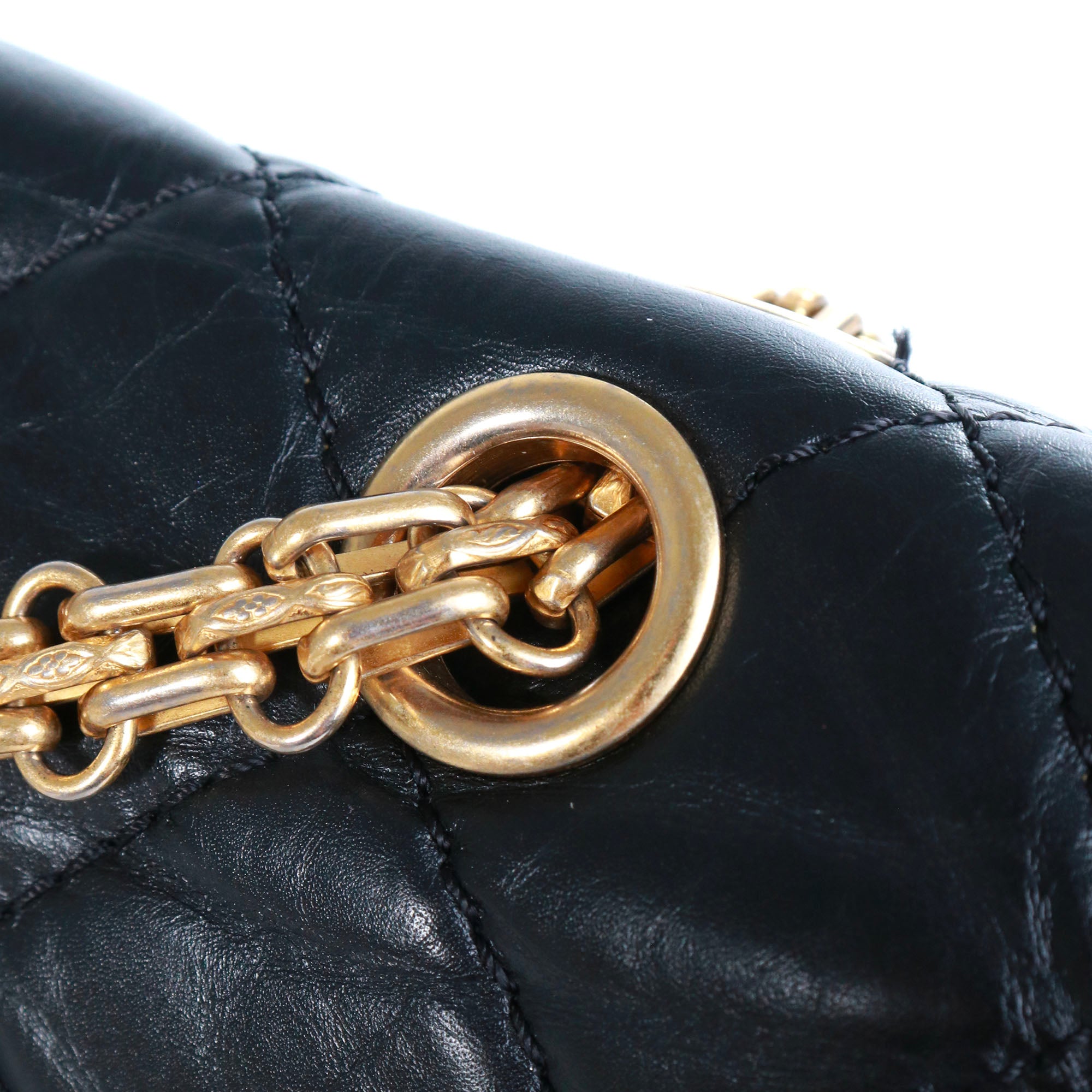 CHANEL - Sac à bandoulière 2.55 Chanel large en cuir matelassé noir