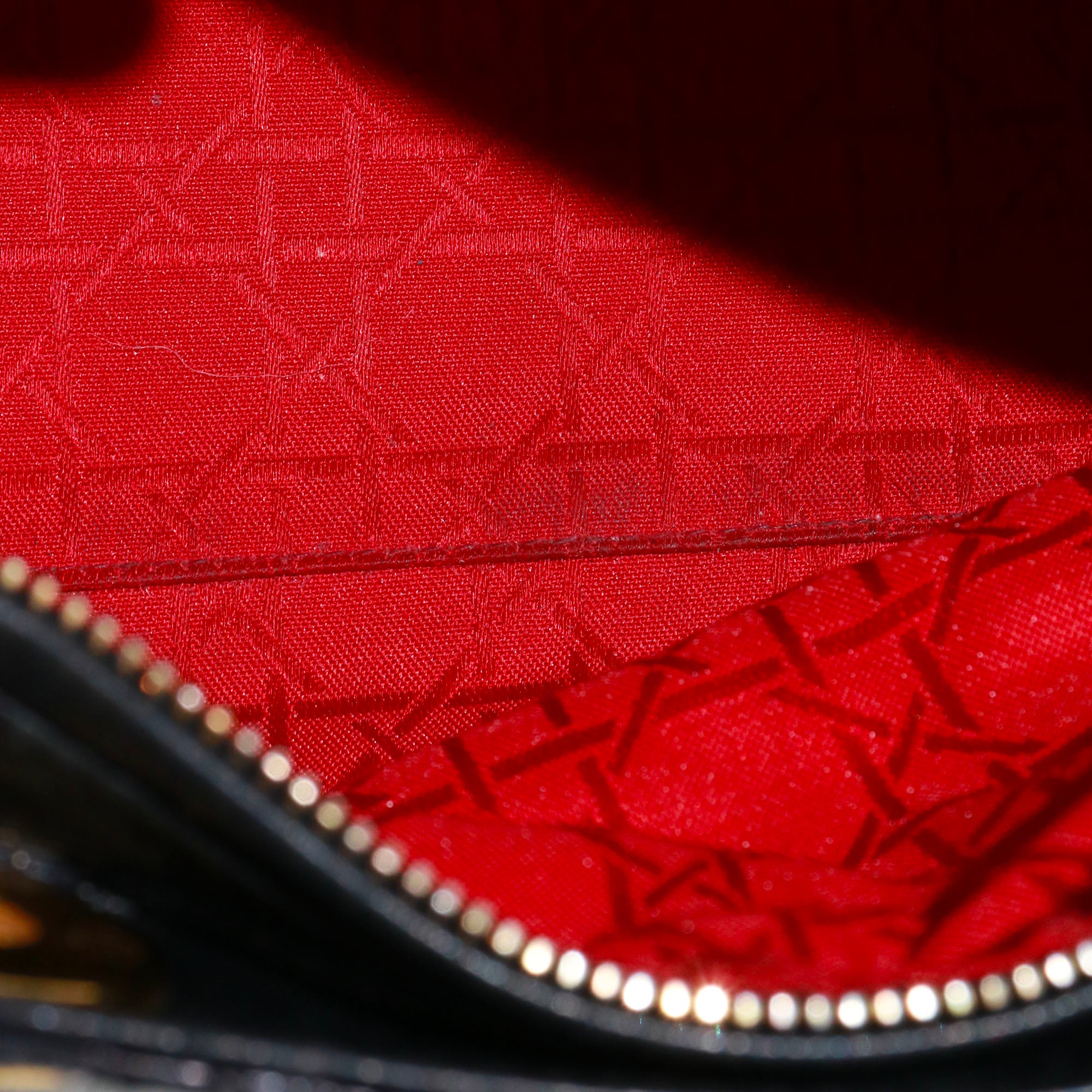 DIOR - Sac à main Lady Dior medium en cuir noir vintage