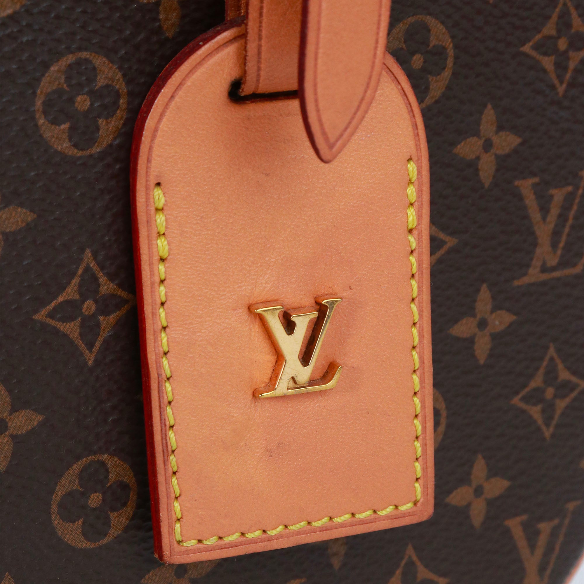 LOUIS VUITTON - Sac à bandoulière Petite Boîte Chapeau Louis Vuitton en toile monogramme