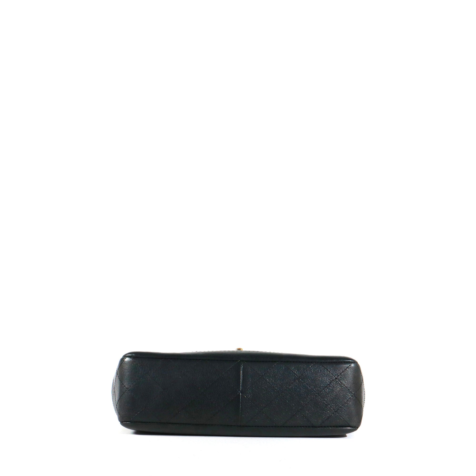 CHANEL - Coco Curve Flap Messenger shoulder bag in black quilted leather