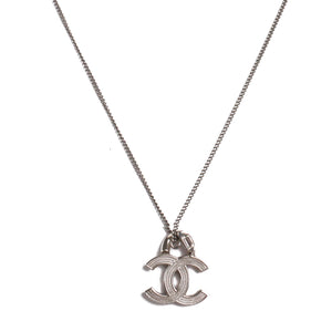 CHANEL - Large quilted chain necklace