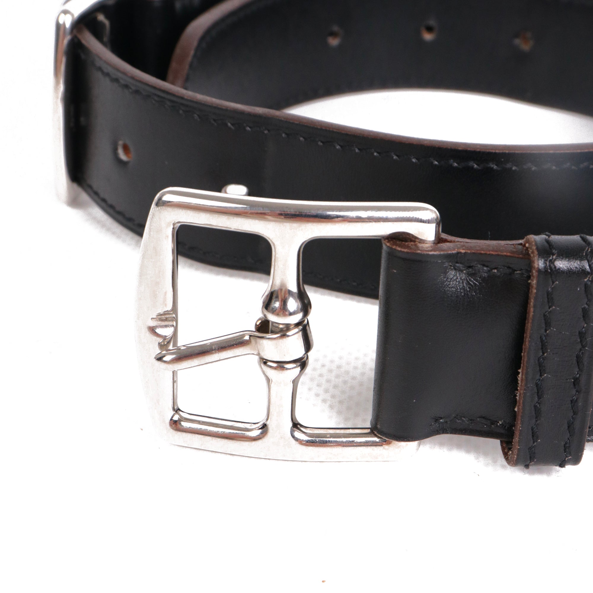 HERMÈS - Ceinture Etrivière Hermès en cuir noir (T75)