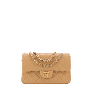 CHANEL - Sac à main Classique/Timeless small Chanel en cuir lisse beige vintage