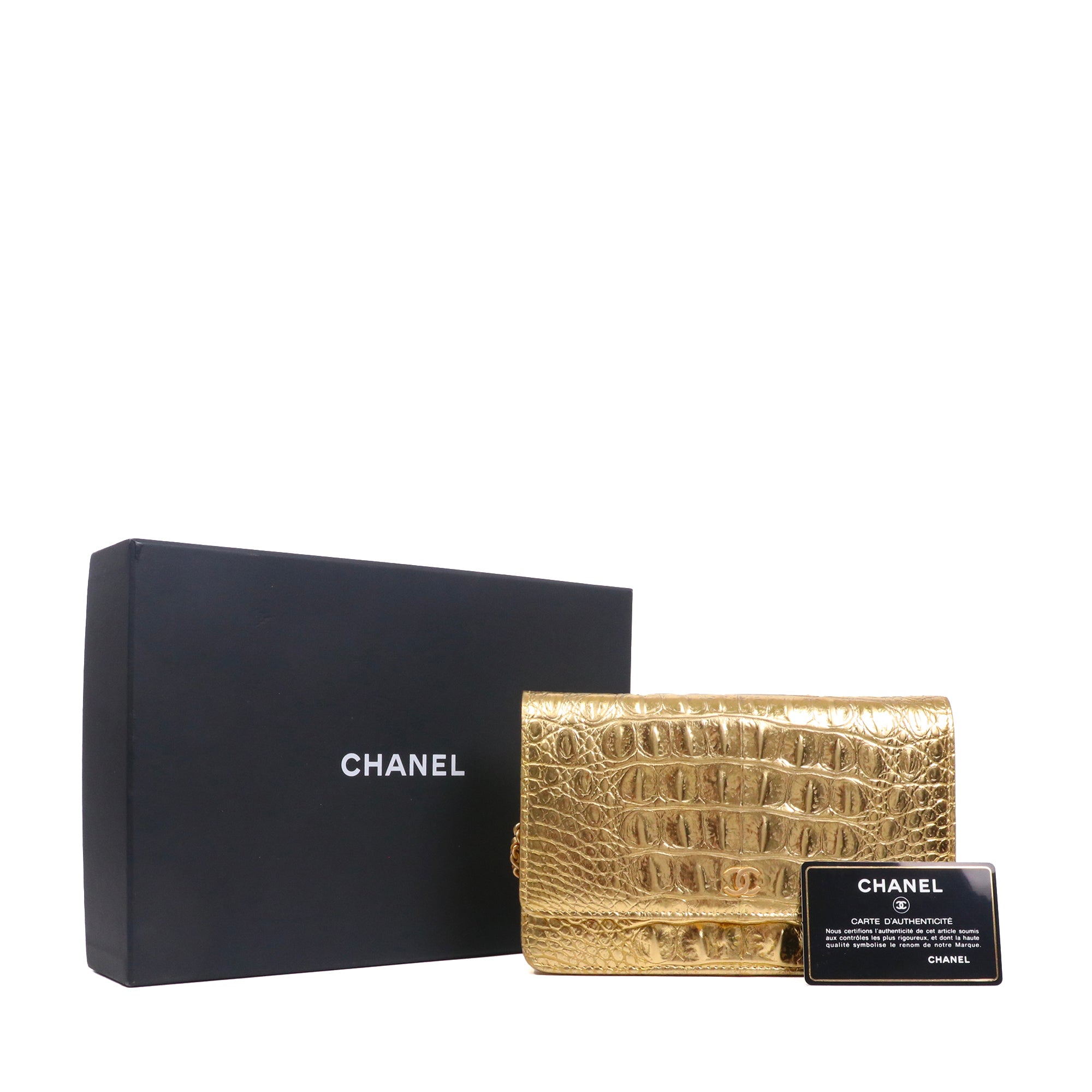 CHANEL - Sac Wallet On Chain Chanel en cuir embossé croco doré métallisé édition limitée