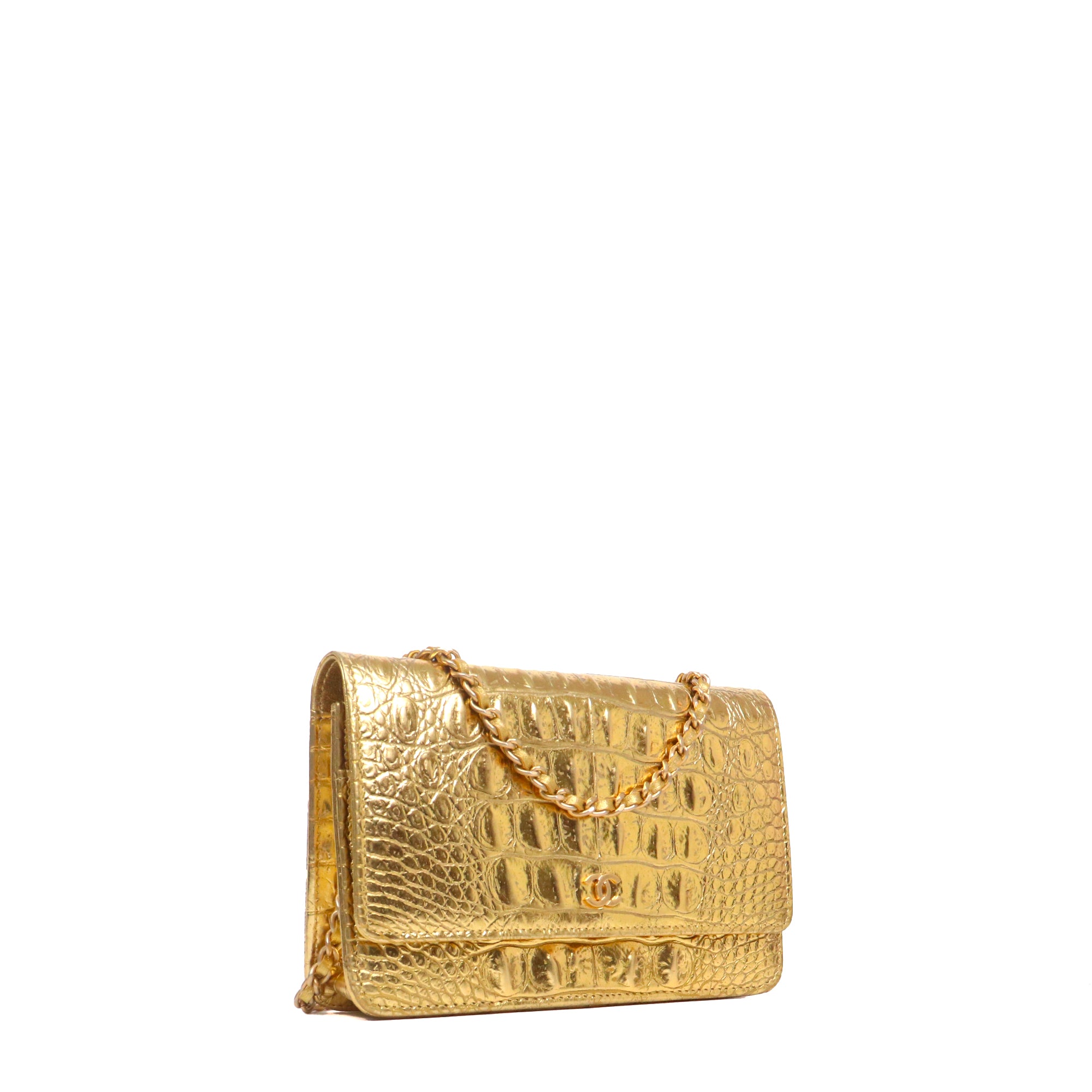 CHANEL - Sac Wallet On Chain Chanel en cuir embossé croco doré métallisé édition limitée