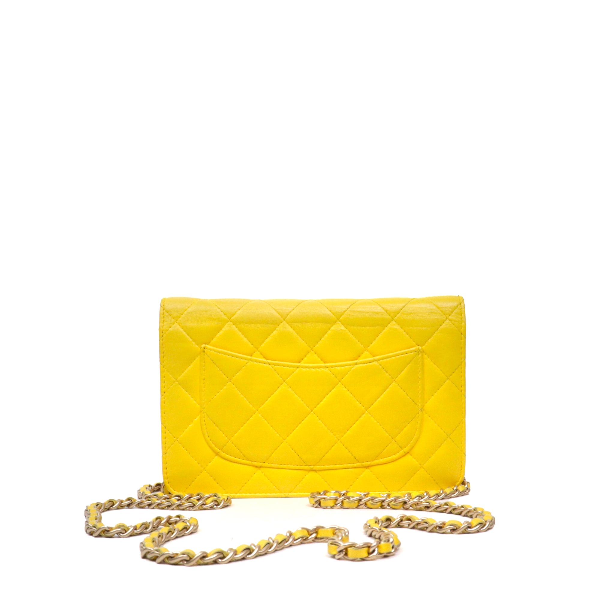 CHANEL - Sac Wallet On Chain Classique/Timeless Chanel en cuir matelassé jaune