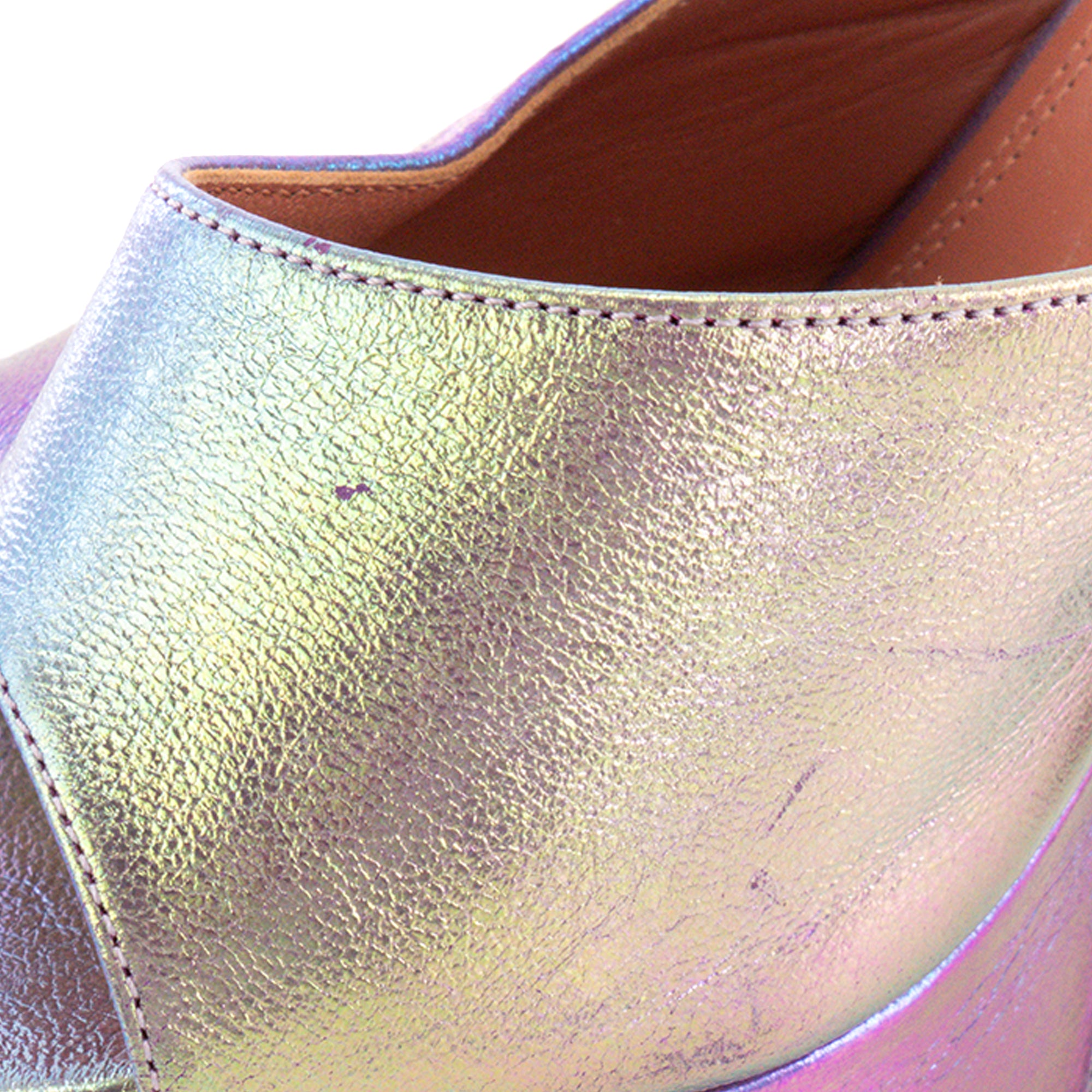 AMINA MUADDI - Mules à plateforme Dalida Amina Muaddi en cuir métallisé iridescent violet (T39)