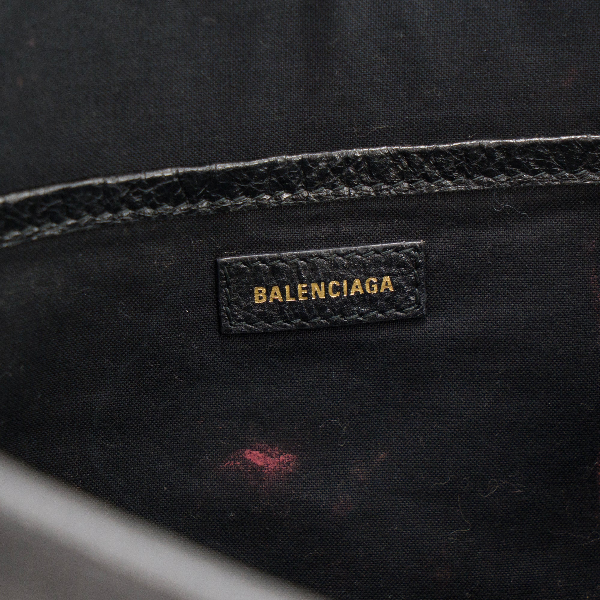 BALENCIAGA - Pochette Graffiti Balenciaga en cuir froissé noir