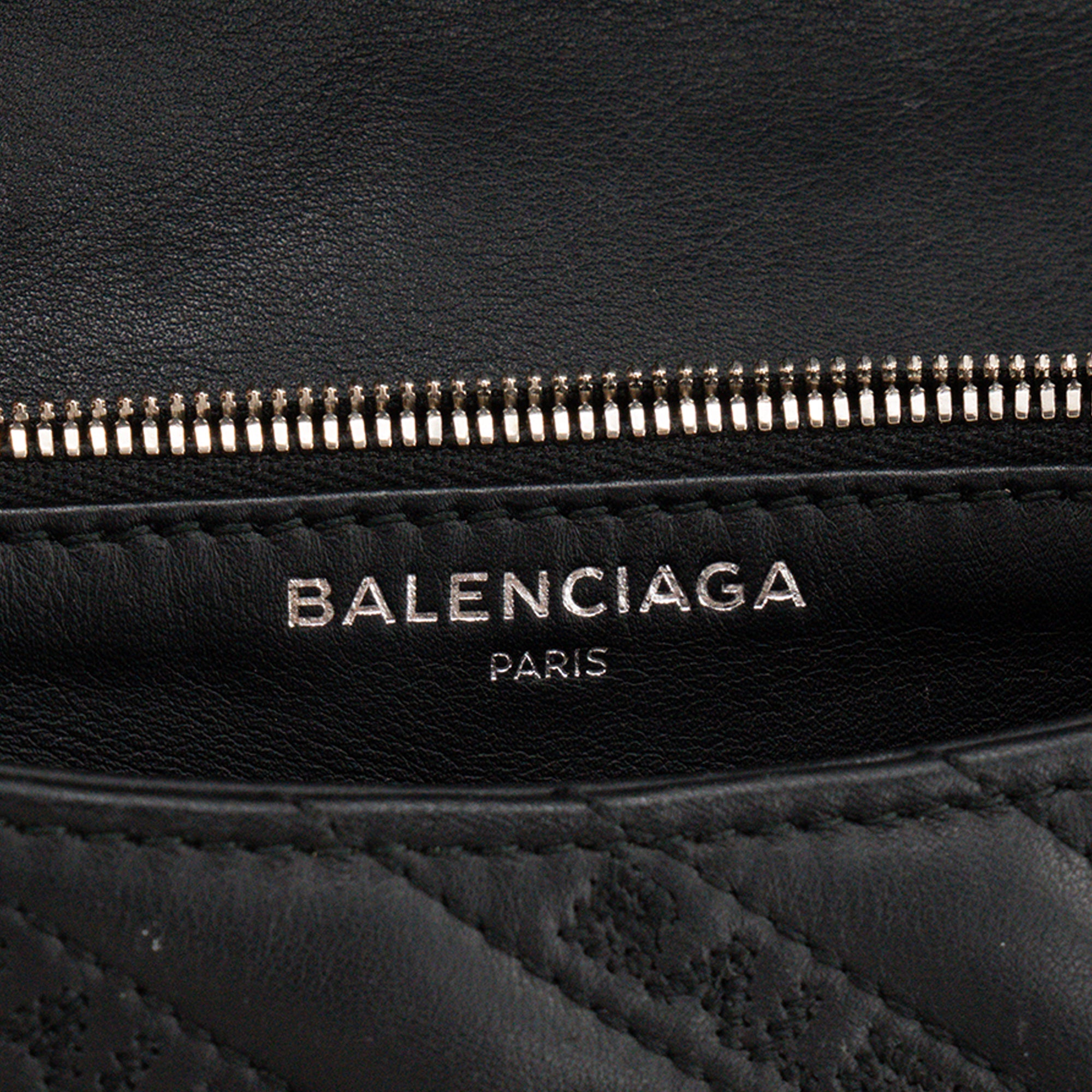 BALENCIAGA - Sac à bandoulière BB Chain Balenciaga en cuir matelassé noir