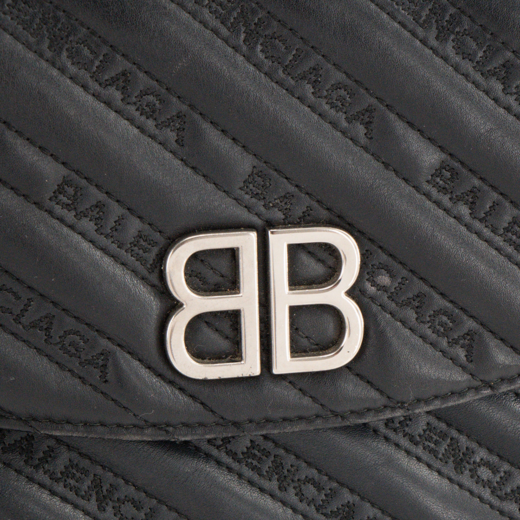 BALENCIAGA - Sac à bandoulière BB Chain Balenciaga en cuir matelassé noir